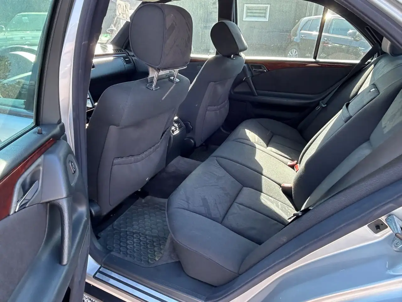 Mercedes-Benz E 200 Lim. *TÜV Neu* Steuerkette Neu*Klimaautom*, foto 8