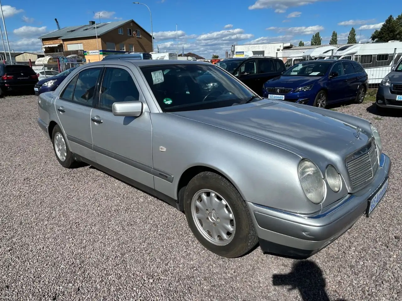 Mercedes-Benz E 200 Lim. *TÜV Neu* Steuerkette Neu*Klimaautom*, foto 3