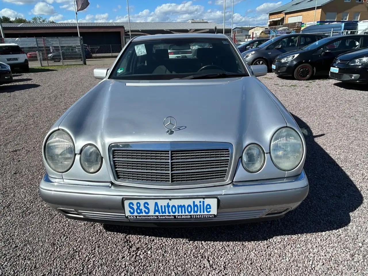 Mercedes-Benz E 200 Lim. *TÜV Neu* Steuerkette Neu*Klimaautom*, foto 2
