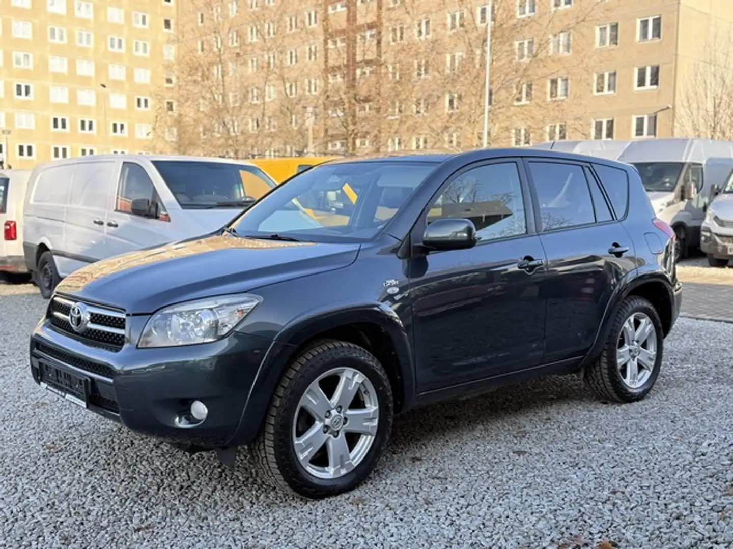 Toyota RAV 4 2.2-l-D-CAT 4x4 *HU/AU Neu*CarPlay* Grün - 2