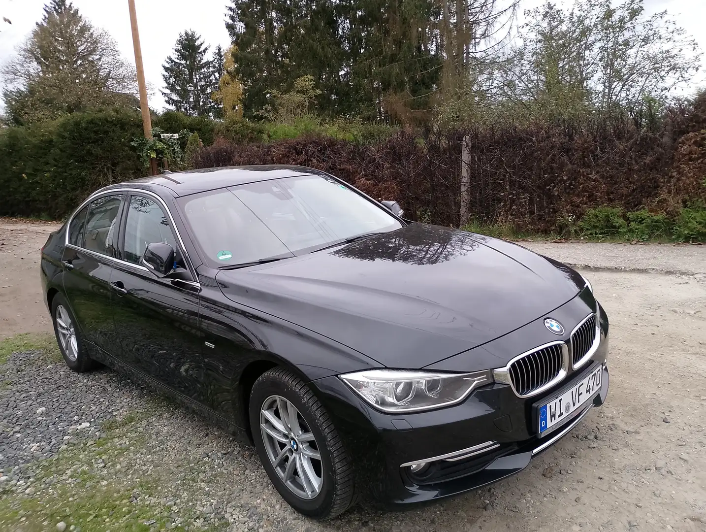 BMW 318 318d Luxury Line Black - 1