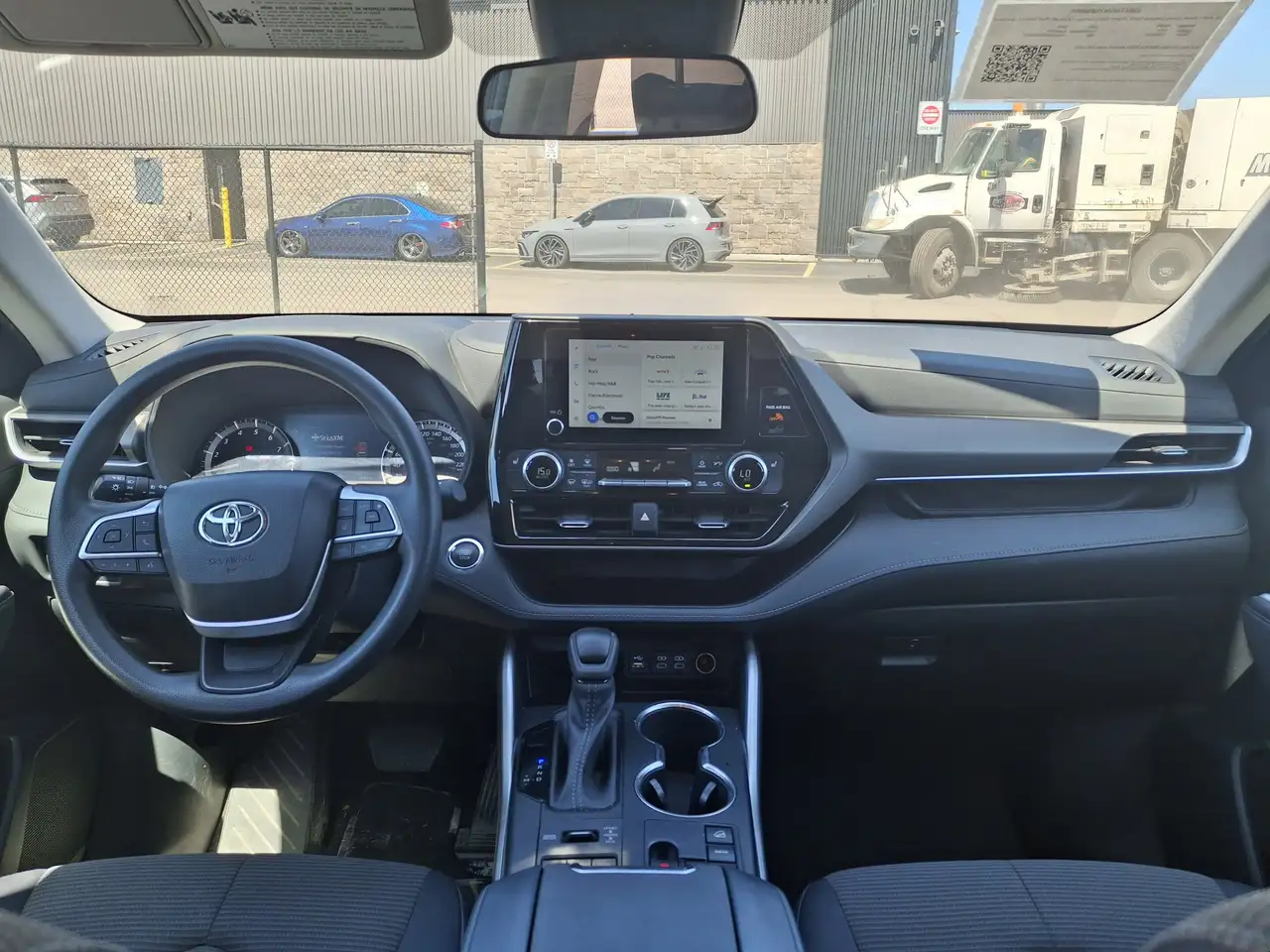 Toyota Highlander снимка Toyota Highlander