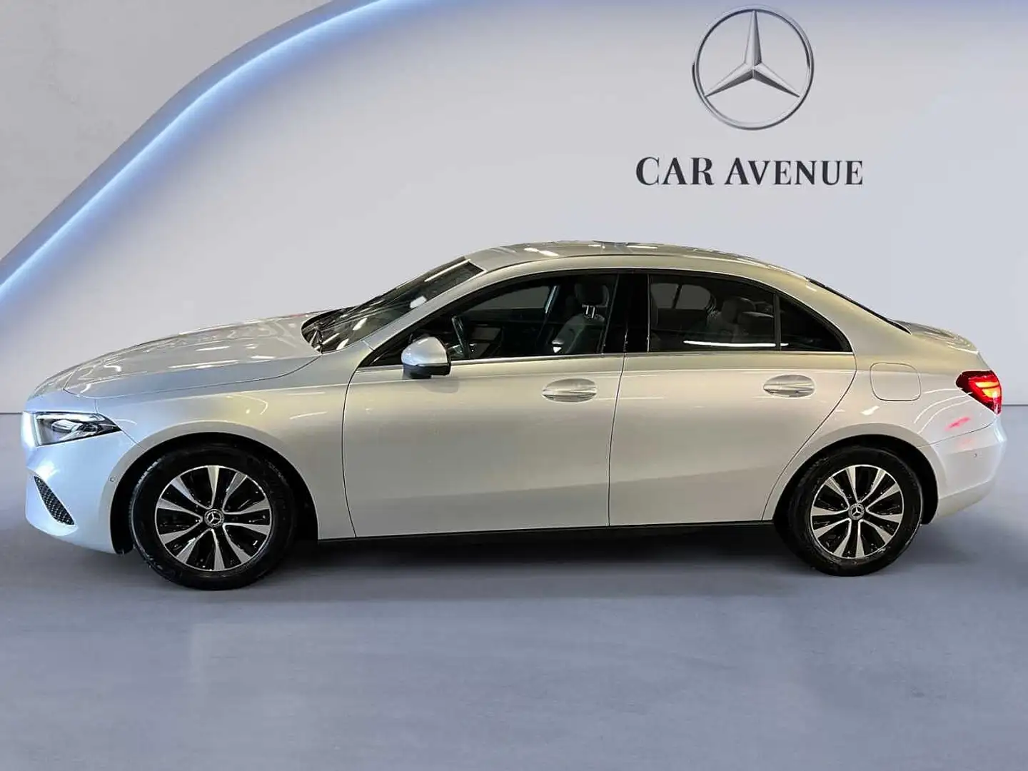 Mercedes-Benz A 180 d Berline Argent - 2