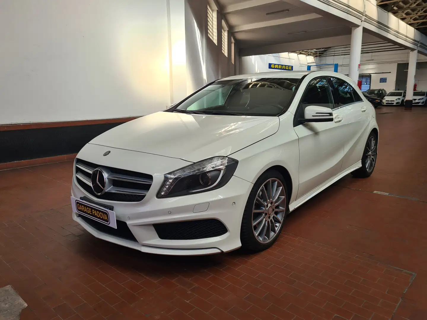 Mercedes-Benz A 200 Classe A200 W176 Night Edition (VETTURA IN ARRIVO) Blanc - 1