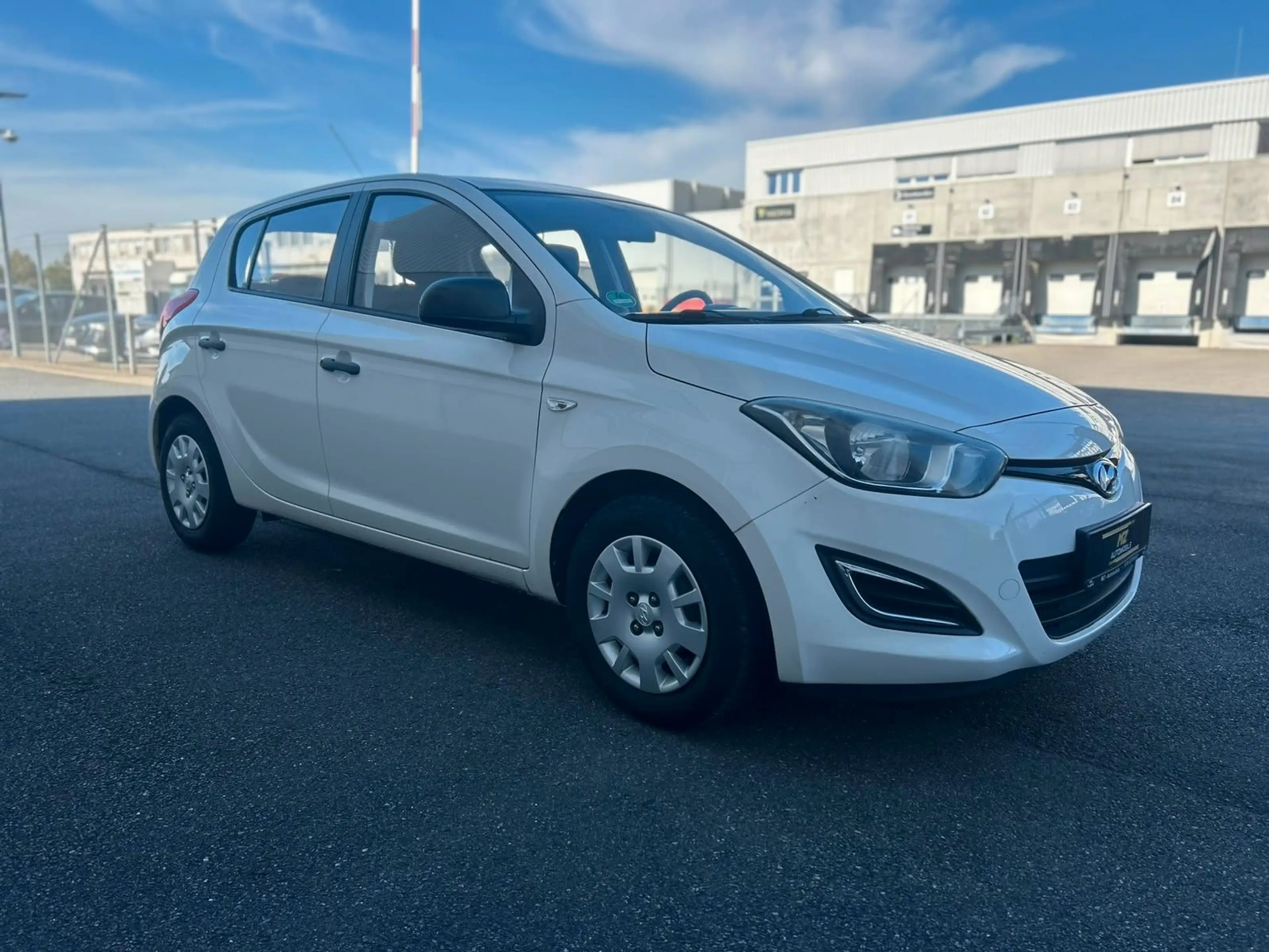 Hyundai i20 FIFA World Cup Edition,1 Hand ,63K KM — photo 6