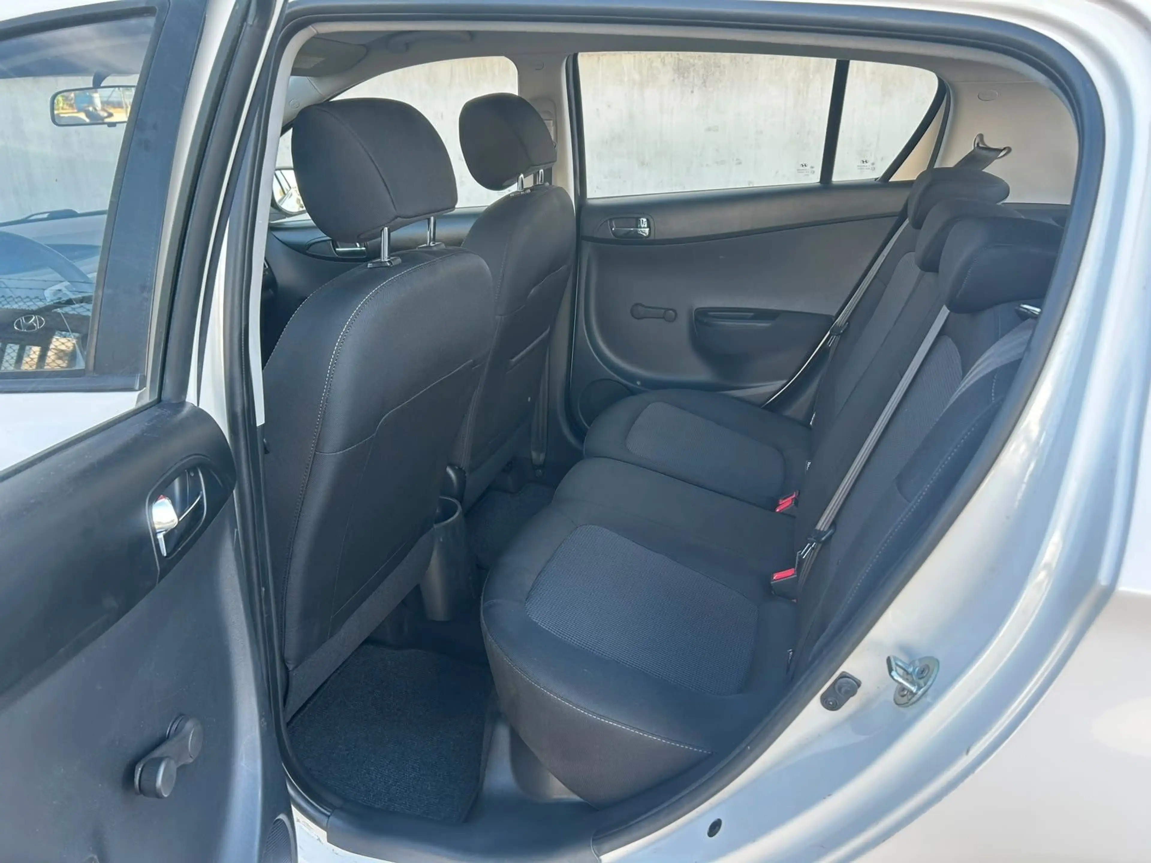 Hyundai i20 FIFA World Cup Edition,1 Hand ,63K KM — photo 25