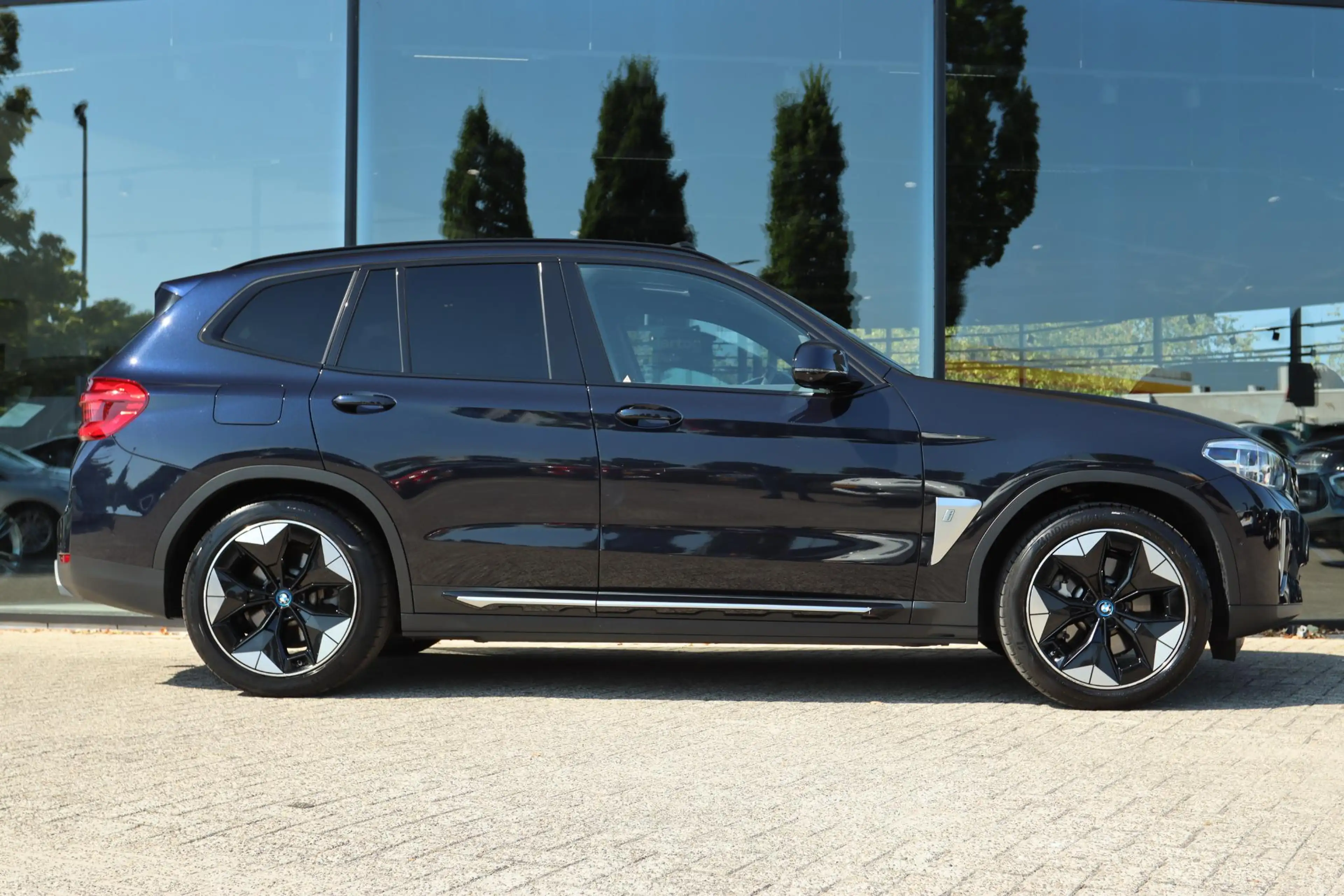 BMW iX3 HIGH EXECUTIVE 80KWH SOH 100% | PANO | TREKHAAK | — photo 11