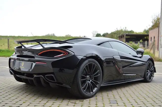 McLaren 570S full Black carbon V8 3.8L bi-turbo