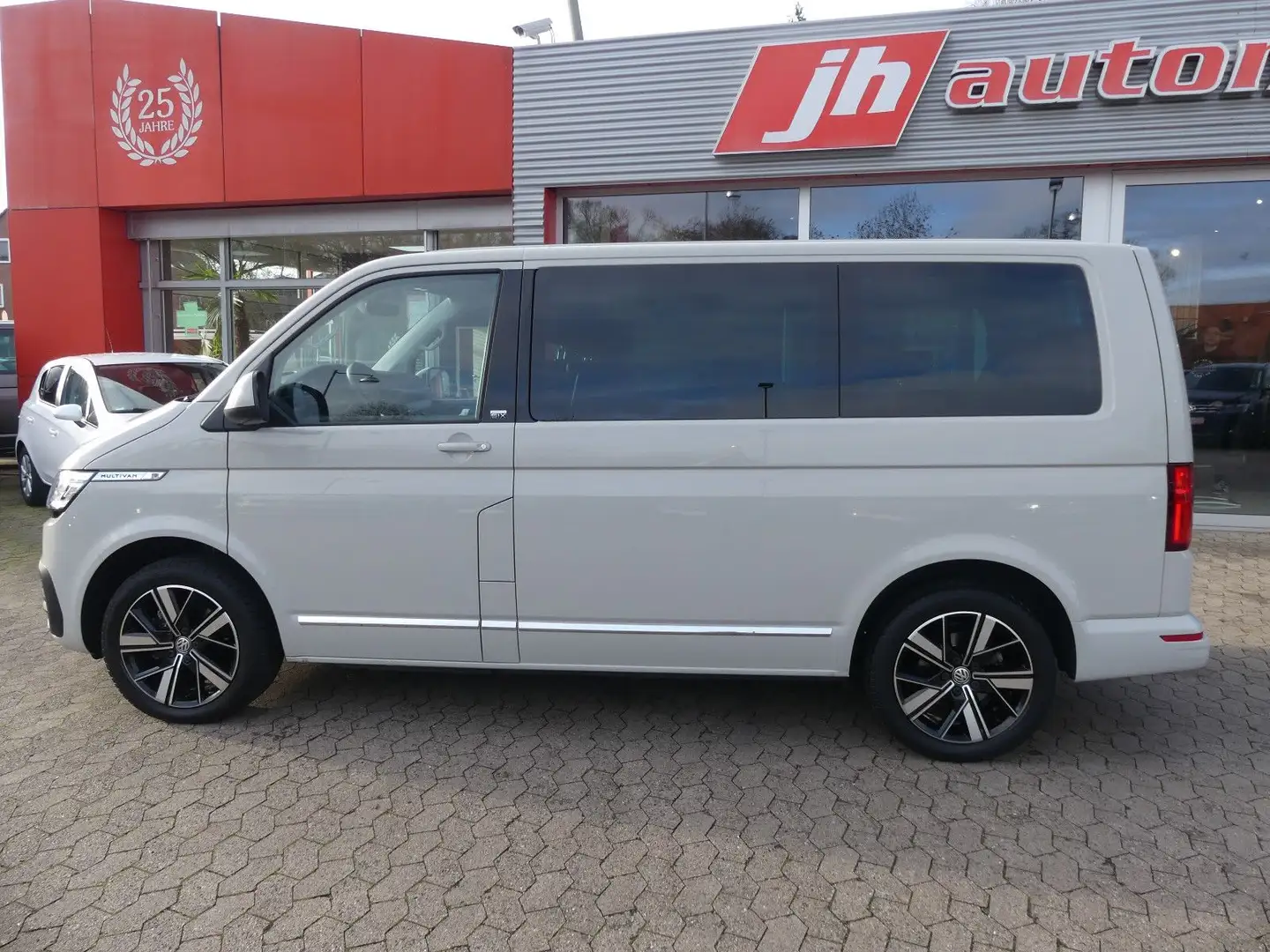 Volkswagen T6 Multivan T6.1 Multivan Generation Six ACC*CAM*Standhzg. Grau - 2