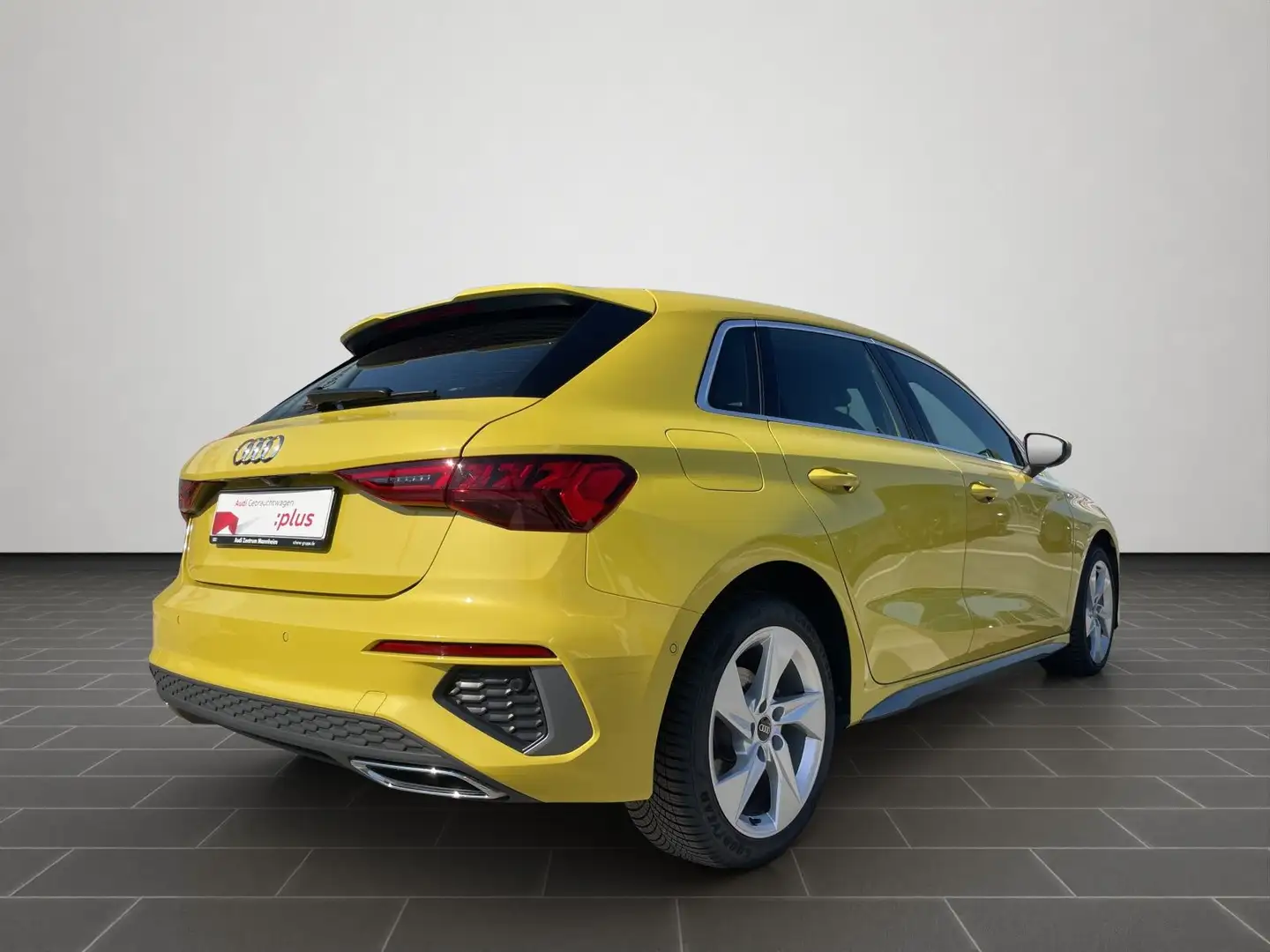 Audi A3 40 TFSIe S tronic S LINE ACC AHK CA Amarillo - 2