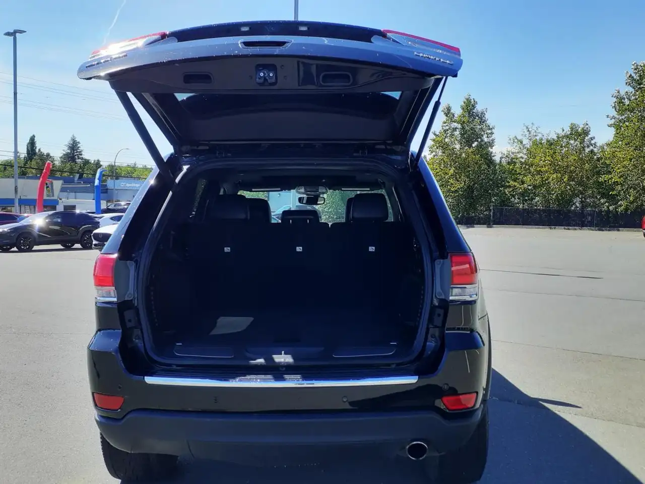 Jeep Grand Cherokee снимка Jeep Grand Cherokee