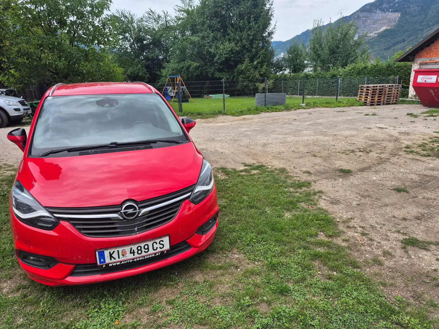 Opel Zafira Tourer Zafira Tourer 2,0 CDTI ecoflex Österreich Ed. Start/Stop Österreich Edition Start/Stop System Rot - 2