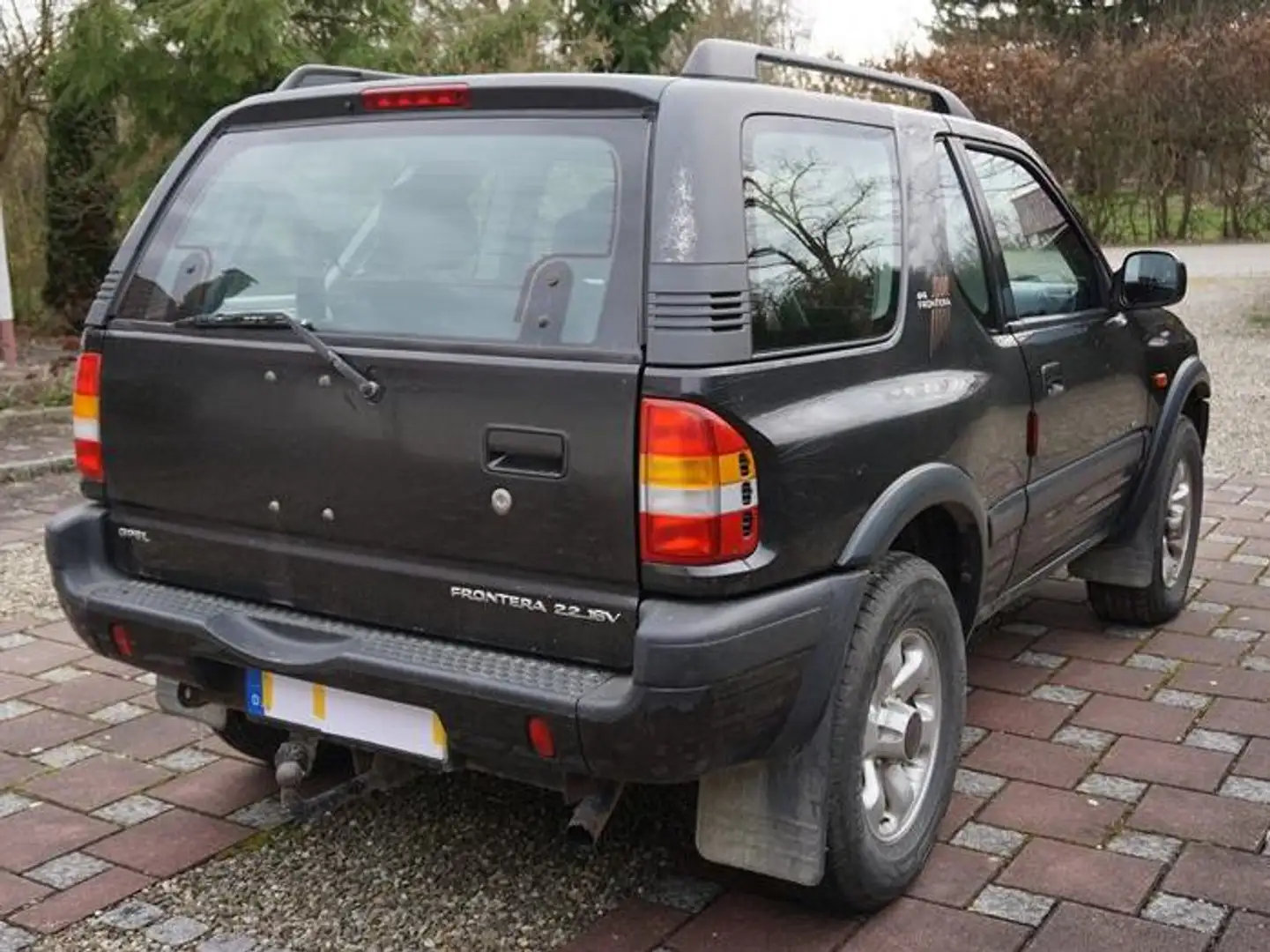 Opel Frontera Schwarz - 2