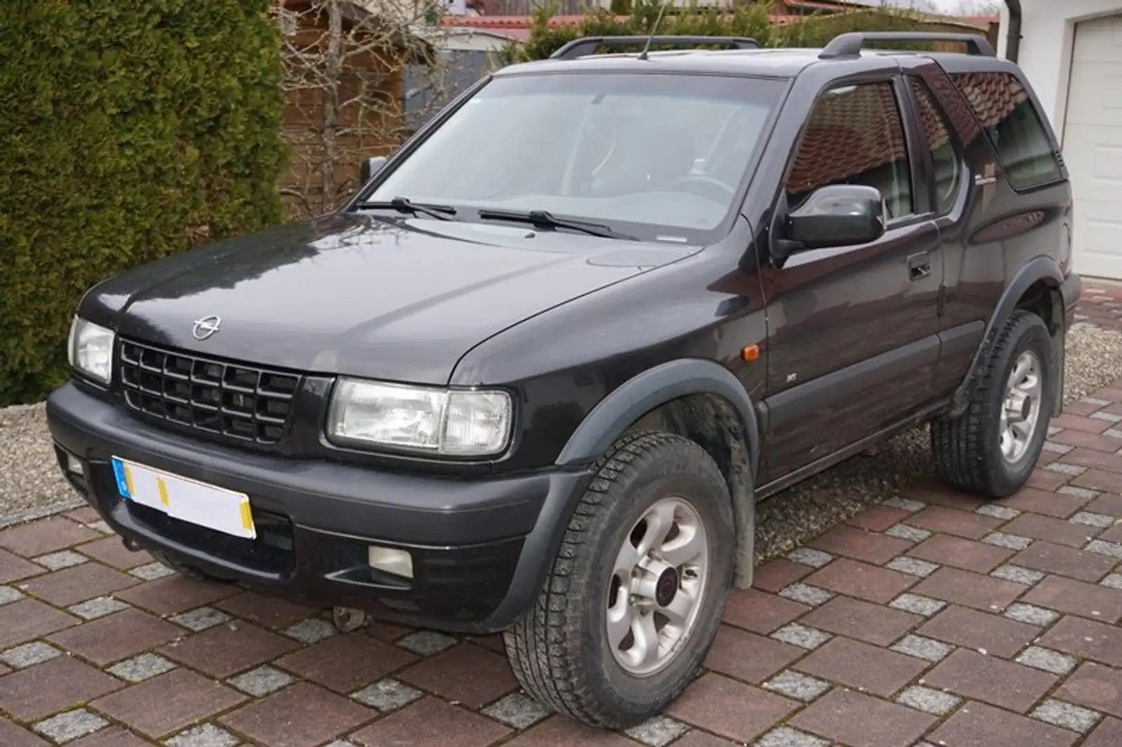 Opel Frontera Чорний - 1