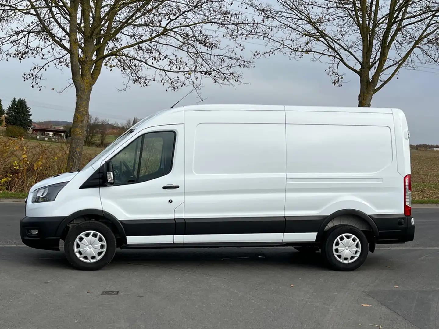 Ford Transit 2.0 TDCi 350 L3H2 Blanc - 2