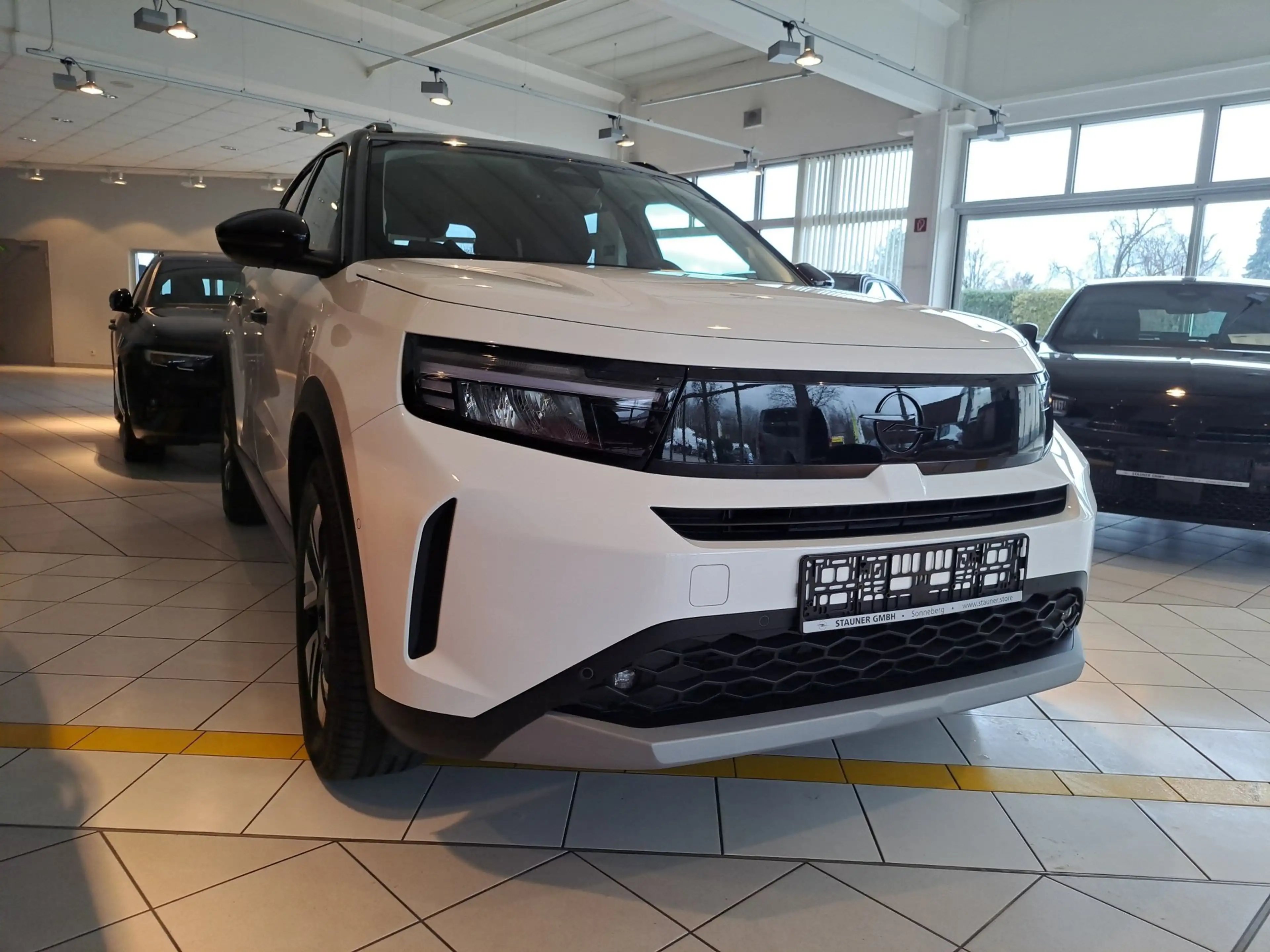 Opel Frontera 1.2 GS LED Kam. Navi SHZ AUT PDC — photo 3