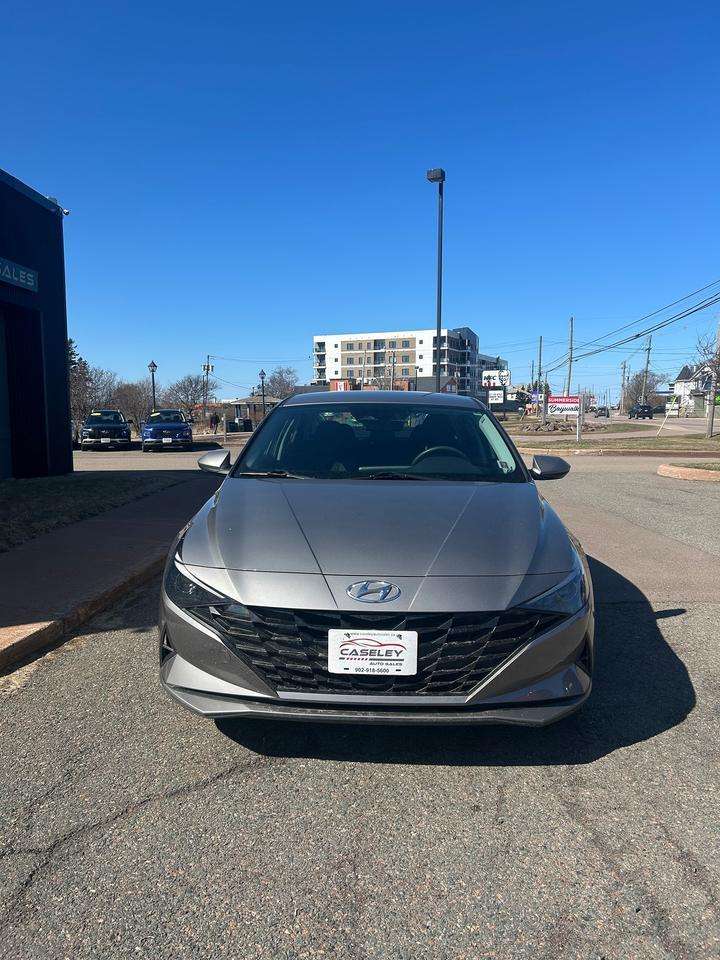 2023 Hyundai Elantra Essential