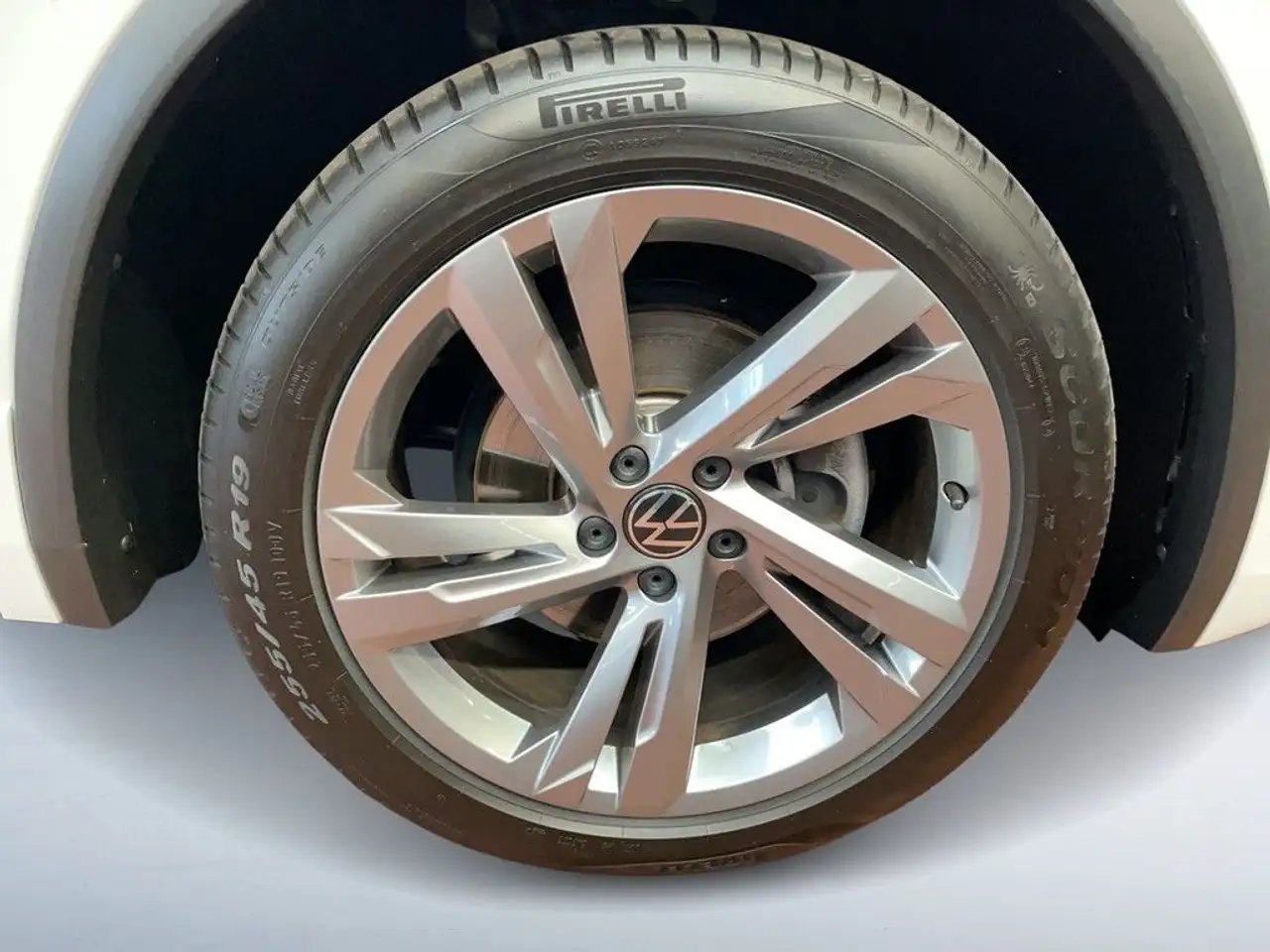 Volkswagen Tiguan Allspace 2,0 TDI DSG R-Line 4Motion AHK N 8