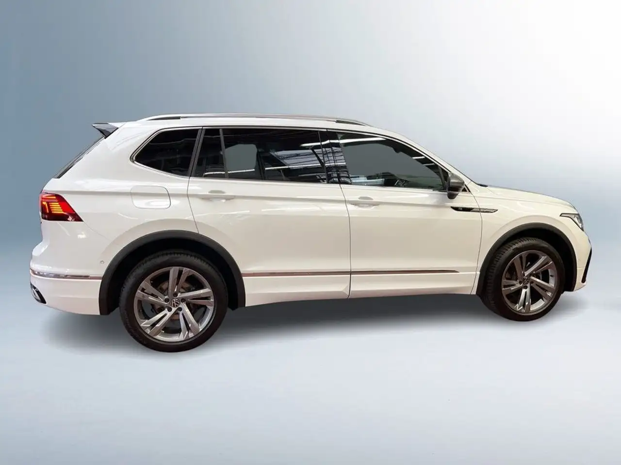 Volkswagen Tiguan Allspace 2,0 TDI DSG R-Line 4Motion AHK N 7