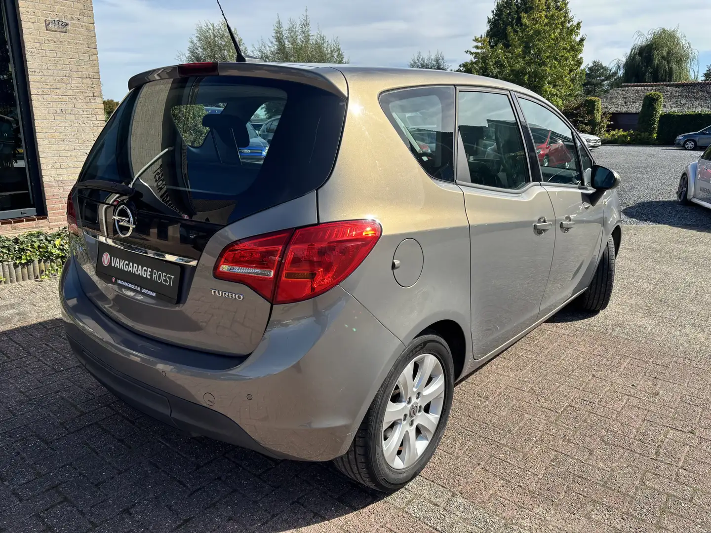 Opel Meriva 1.4 Turbo 120pk Edition Airco / Navigatie / Fietse Brun - 2