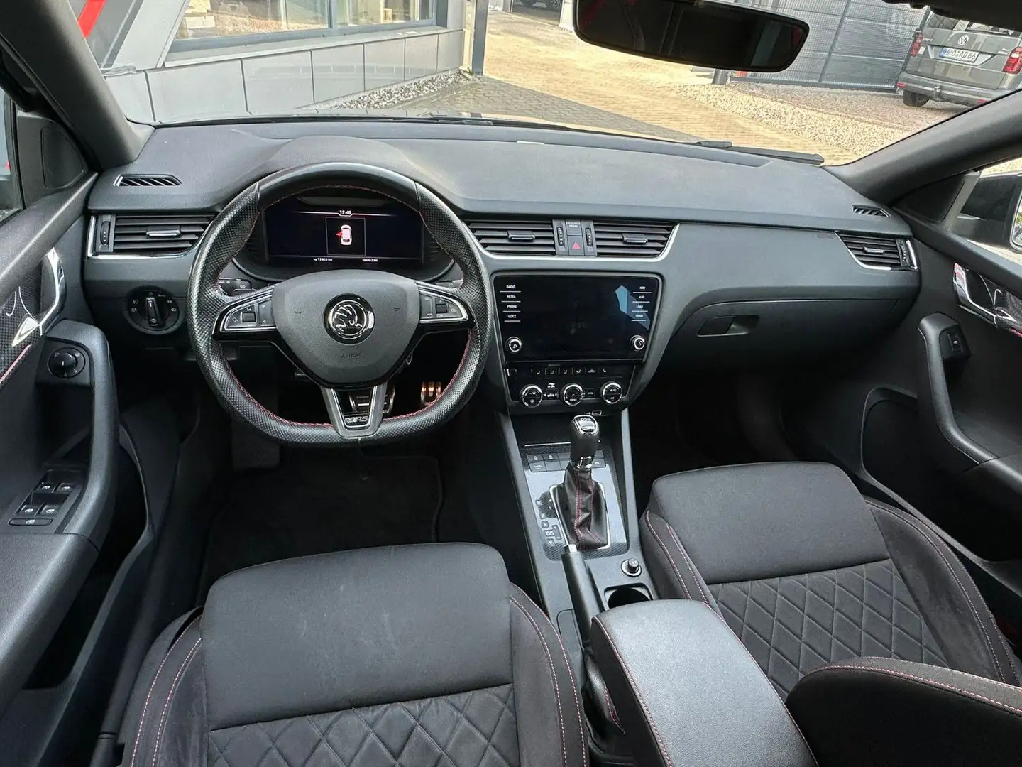 Skoda Octavia Combi RS 4x4 DSG LED NAVI KAMERA Schwarz - 2