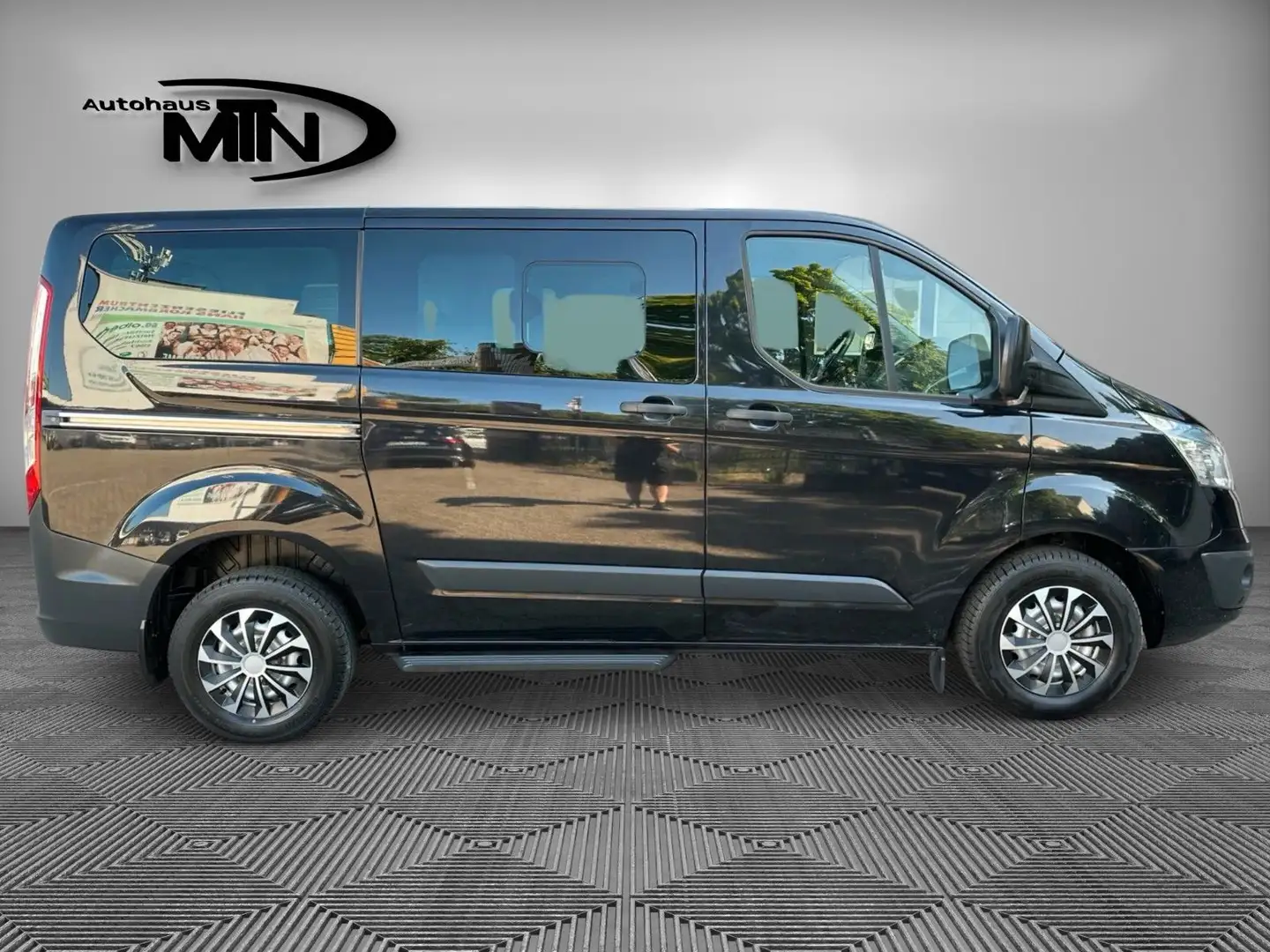 Ford Tourneo Custom 8.Stz Klima R.Kamera Navi AHK Schwarz - 2