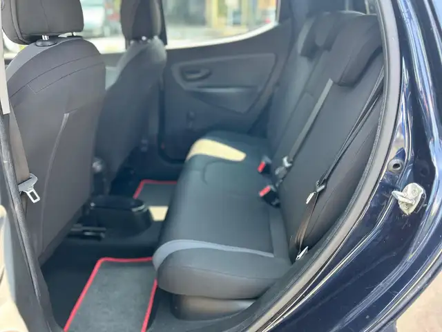 Lancia Ypsilon view 9