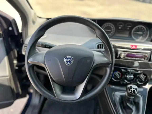 Lancia Ypsilon view 13