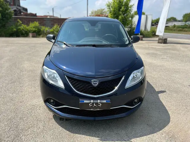 Lancia Ypsilon view 2