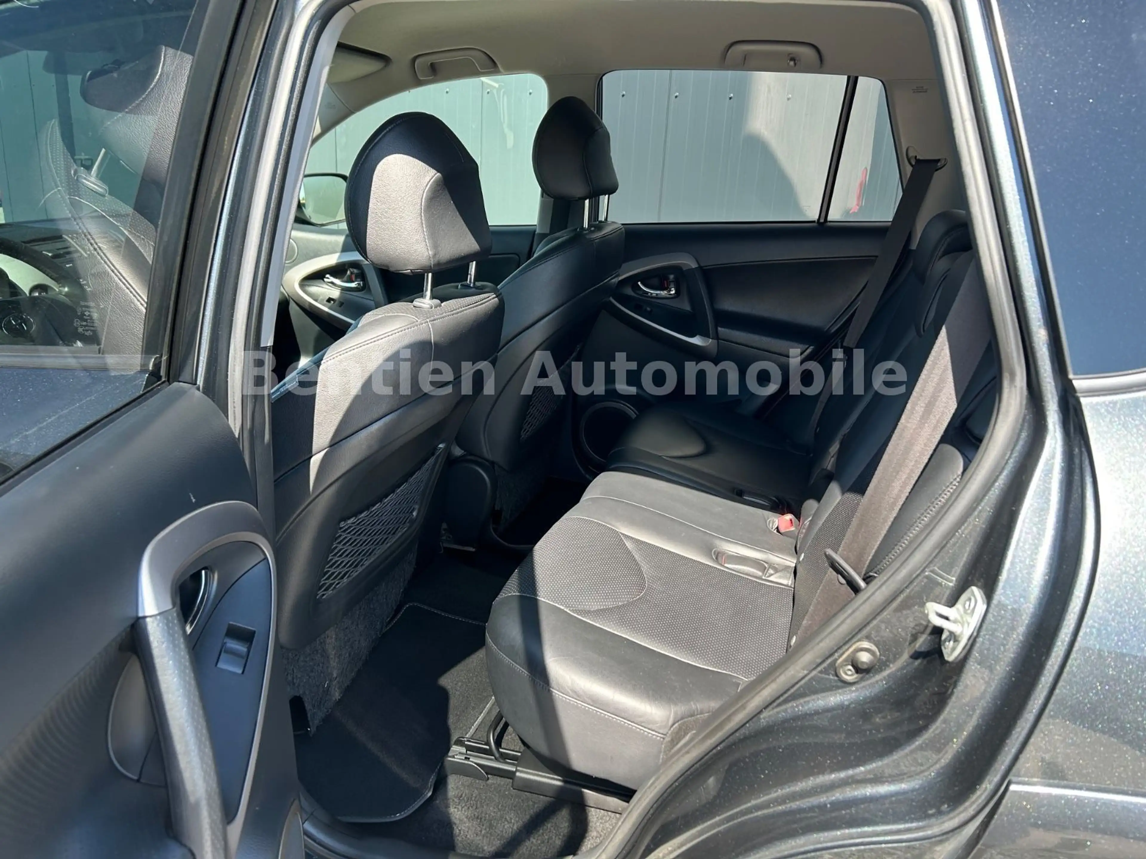 Toyota RAV 4 RAV4 Executive,Leder,AHK,SHZ — photo 9