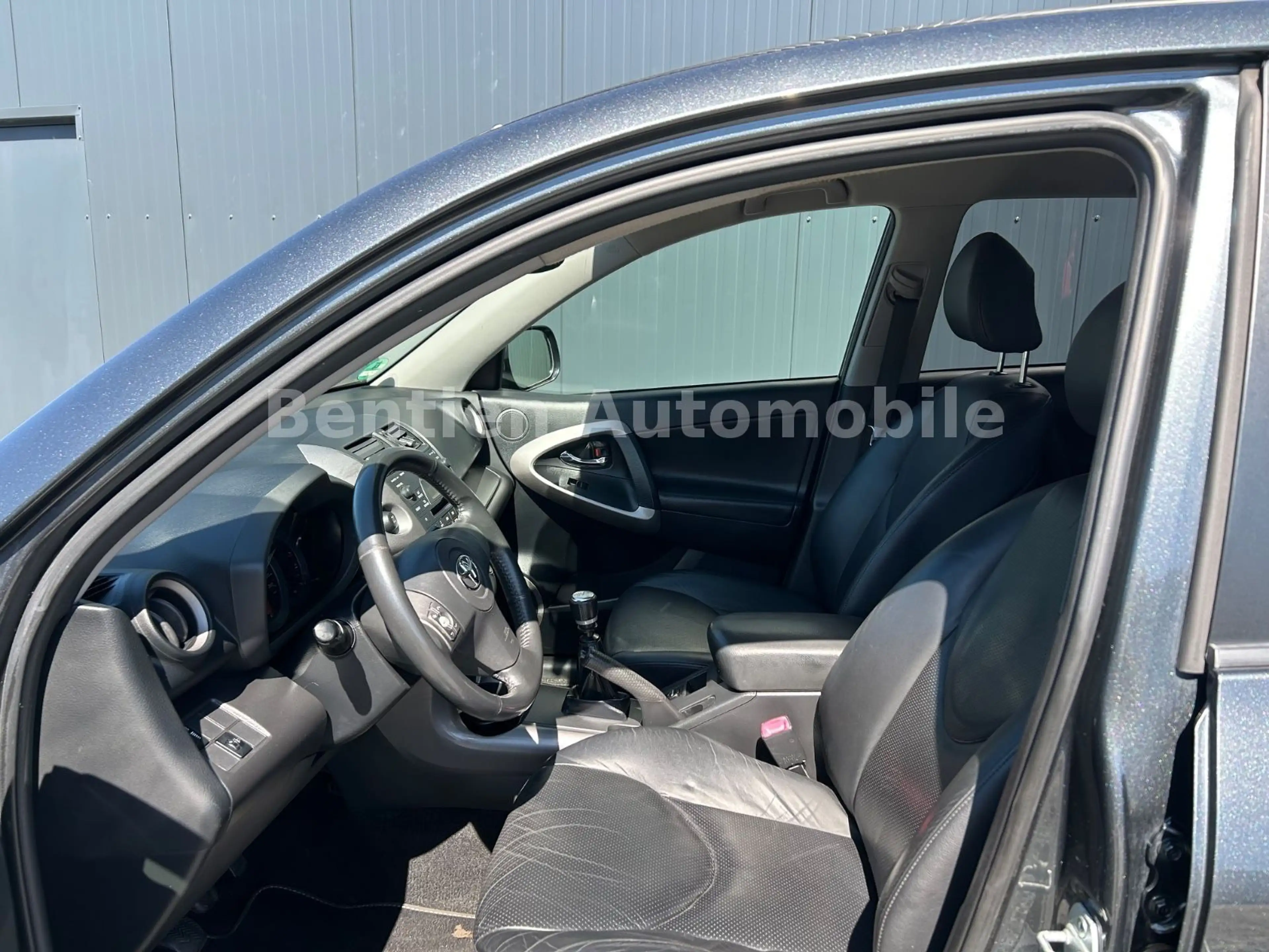 Toyota RAV 4 RAV4 Executive,Leder,AHK,SHZ — photo 8