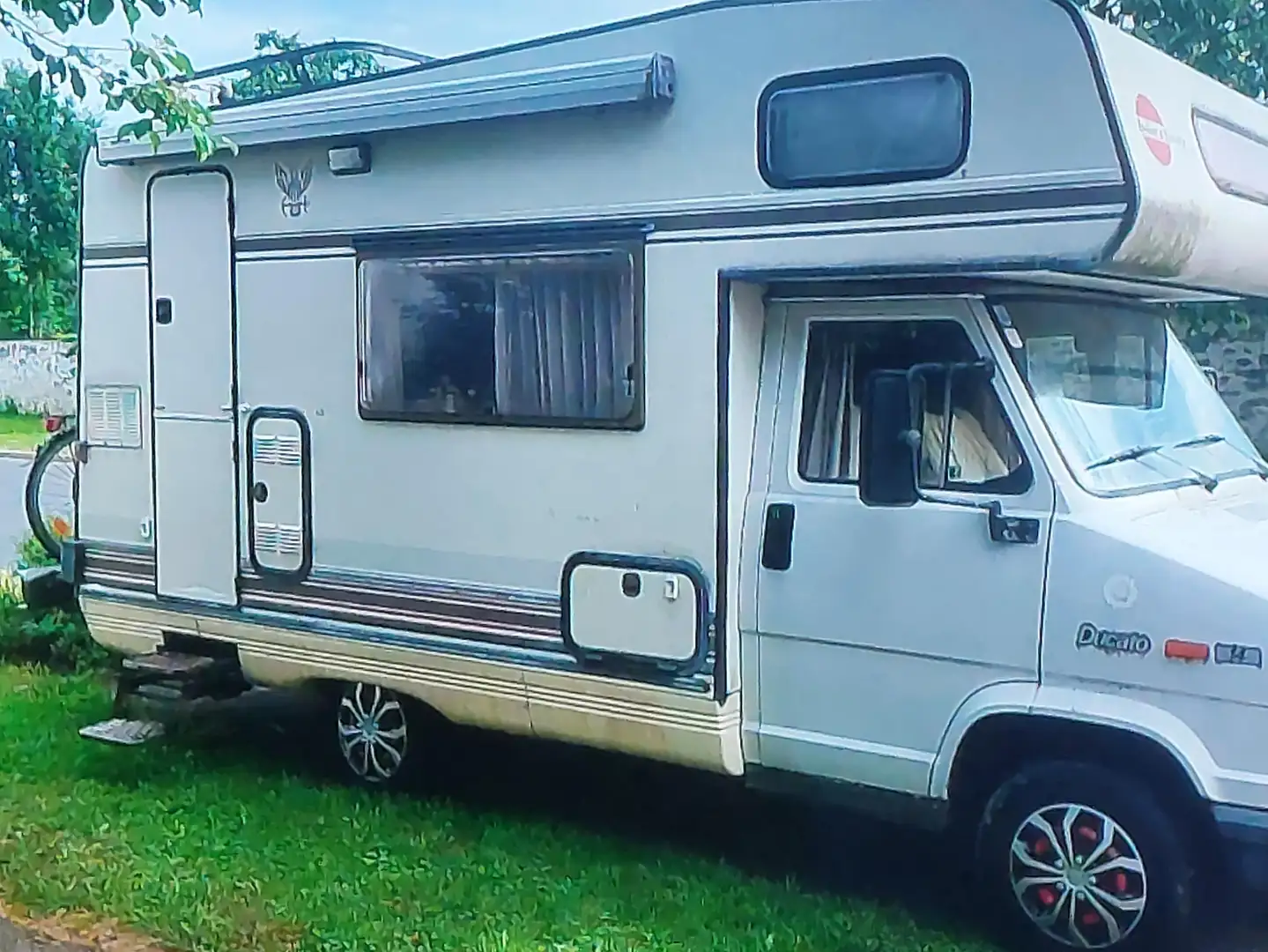 Caravans-Wohnm Bürstner 570 TM Weiß - 1