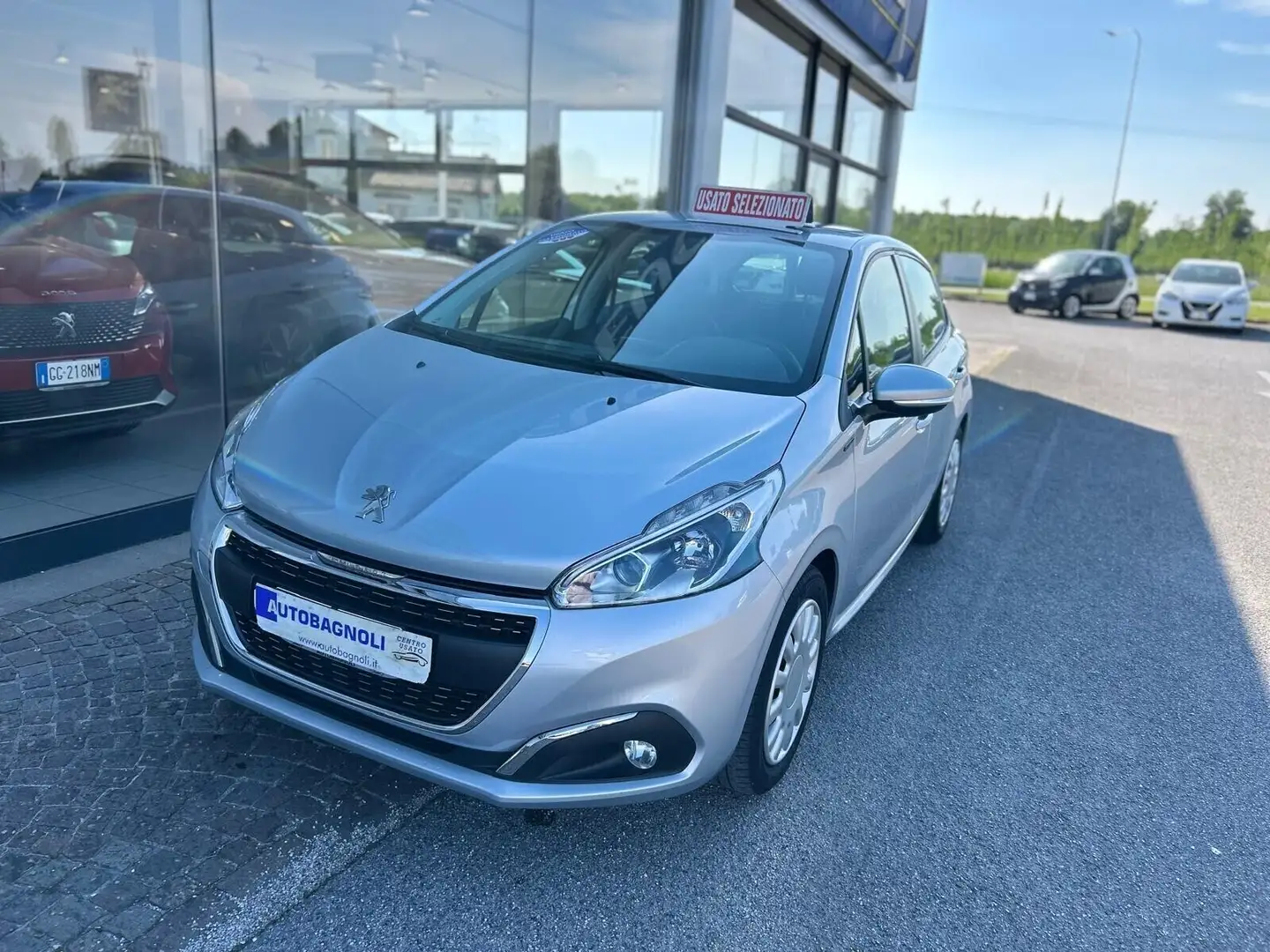 Peugeot 208 SIGNATURE PureTech 82 5 porte SPOTICAR Grigio - 1