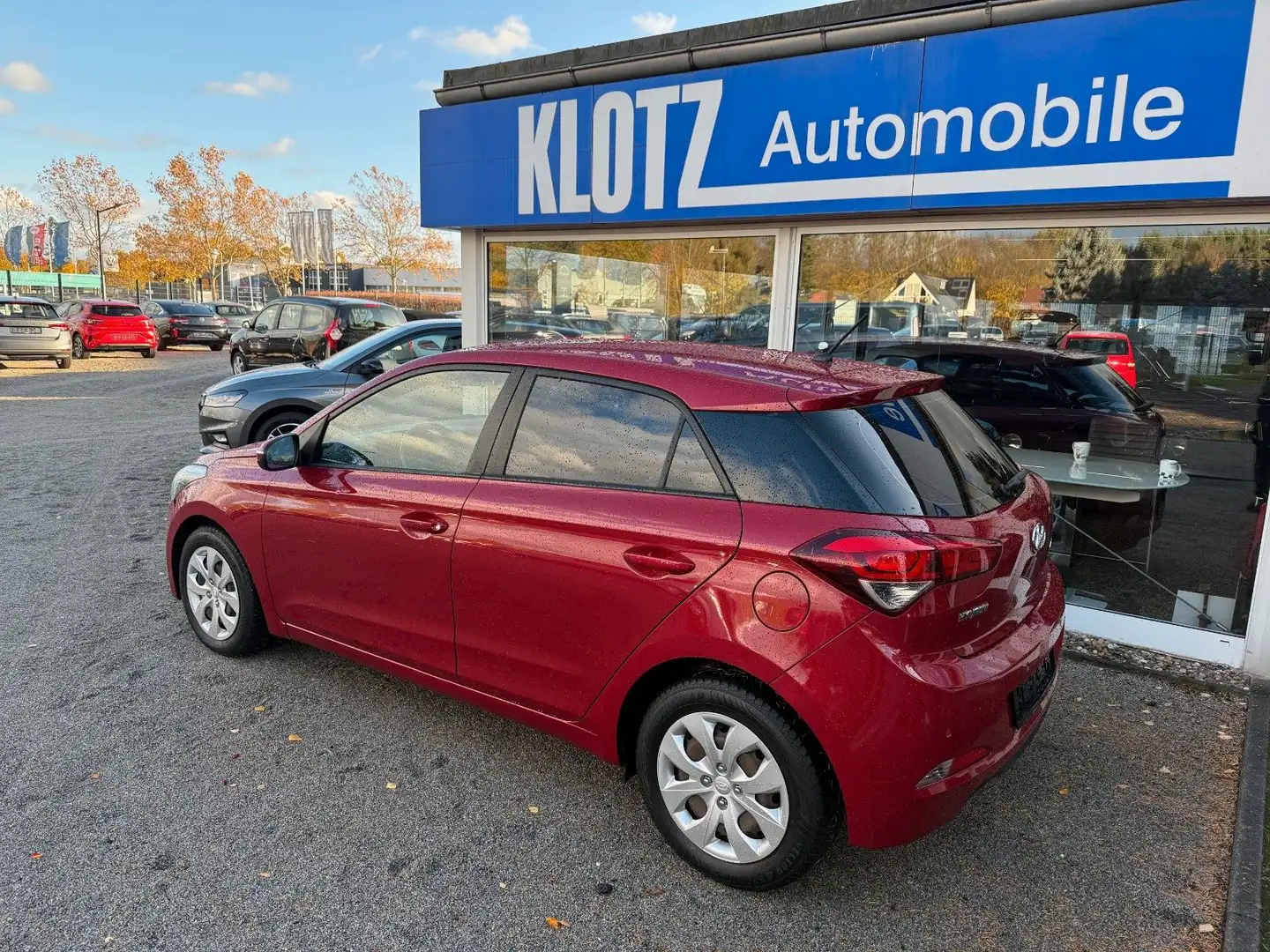 Hyundai i20 Automatik Rot - 2