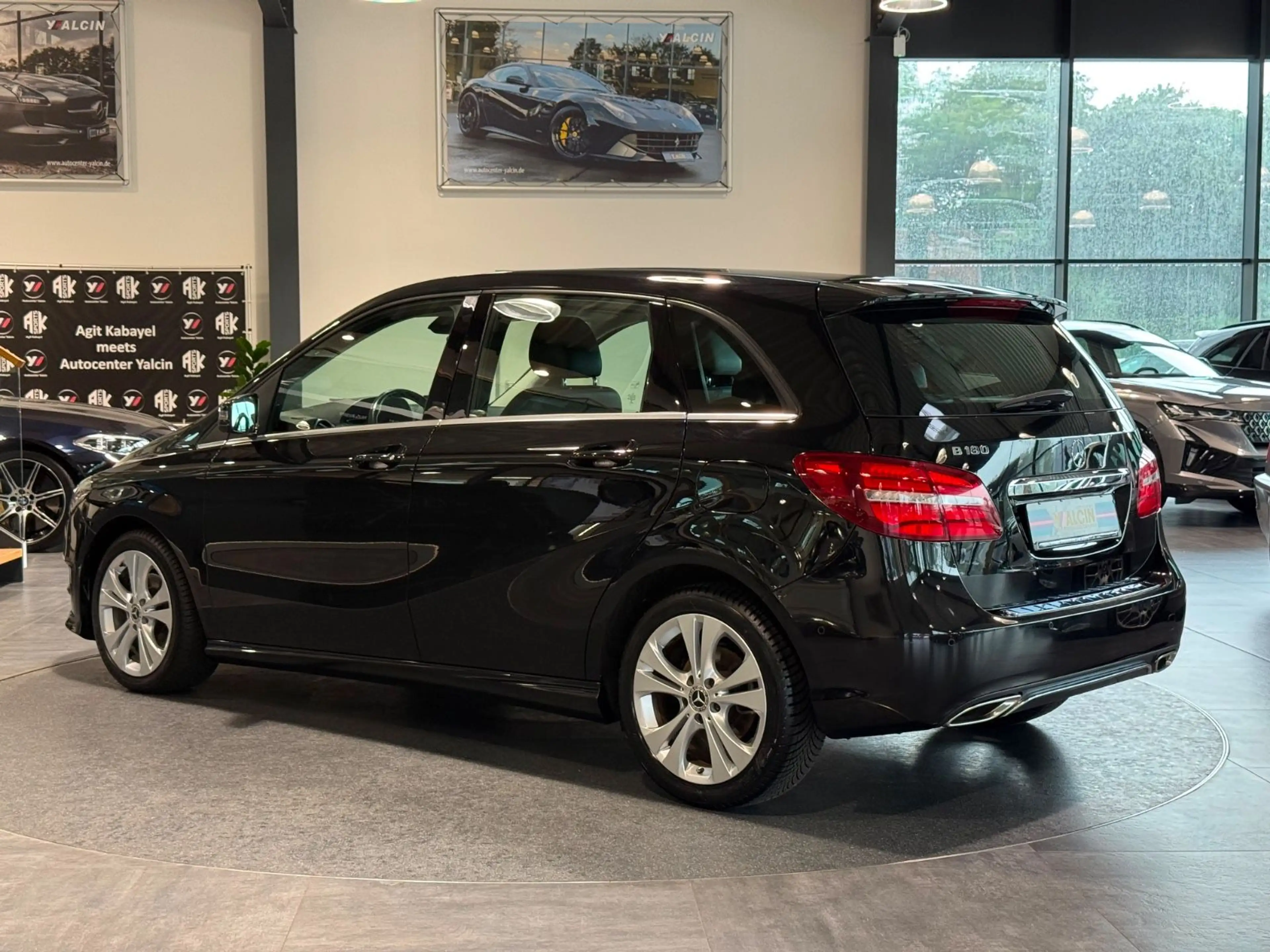 Mercedes-Benz B 180 Urban-Line 2.HA/S-HEFT/NAVI/AMBIENTE/R-CAM — photo 2