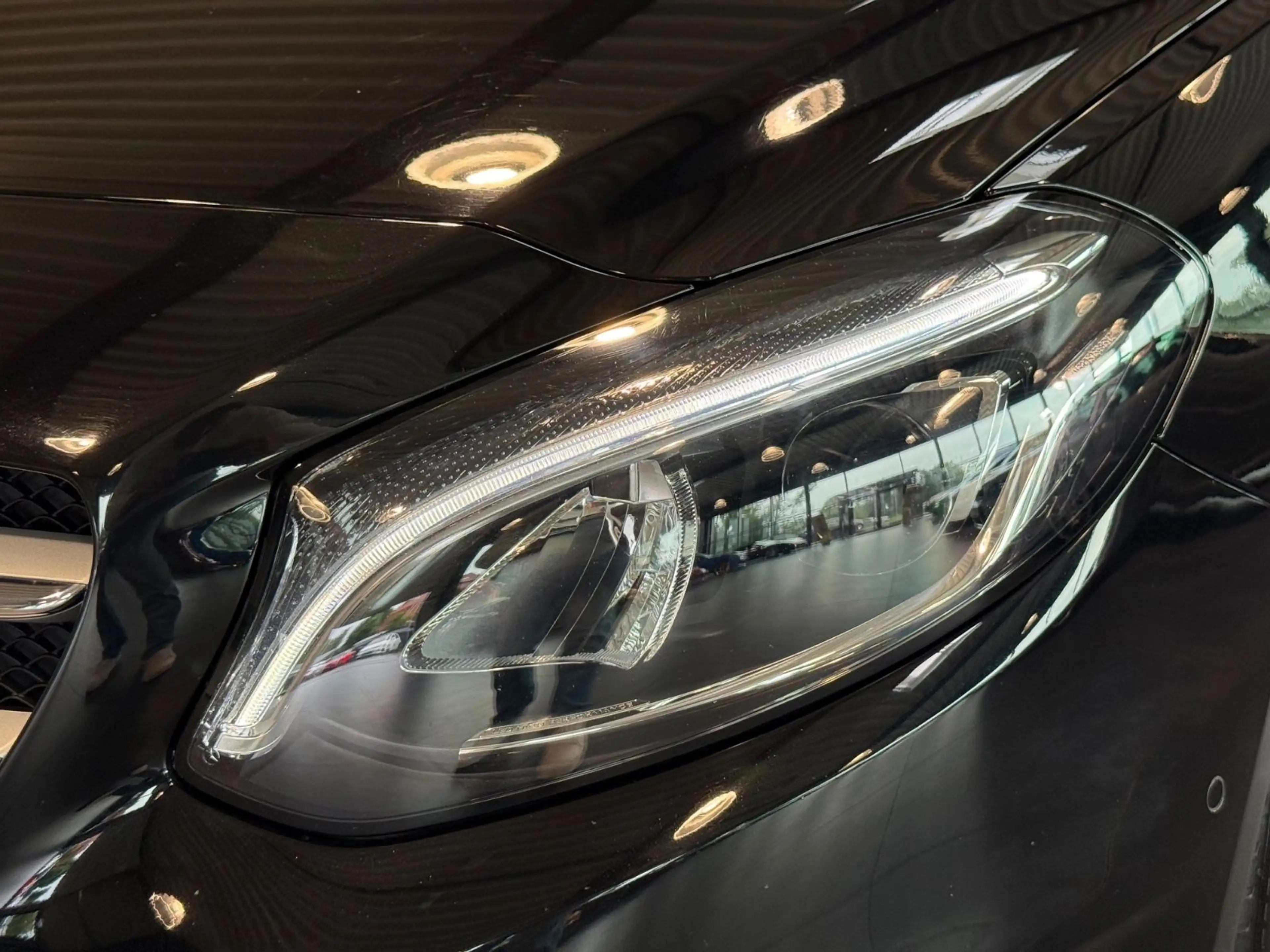 Mercedes-Benz B 180 Urban-Line 2.HA/S-HEFT/NAVI/AMBIENTE/R-CAM — photo 13