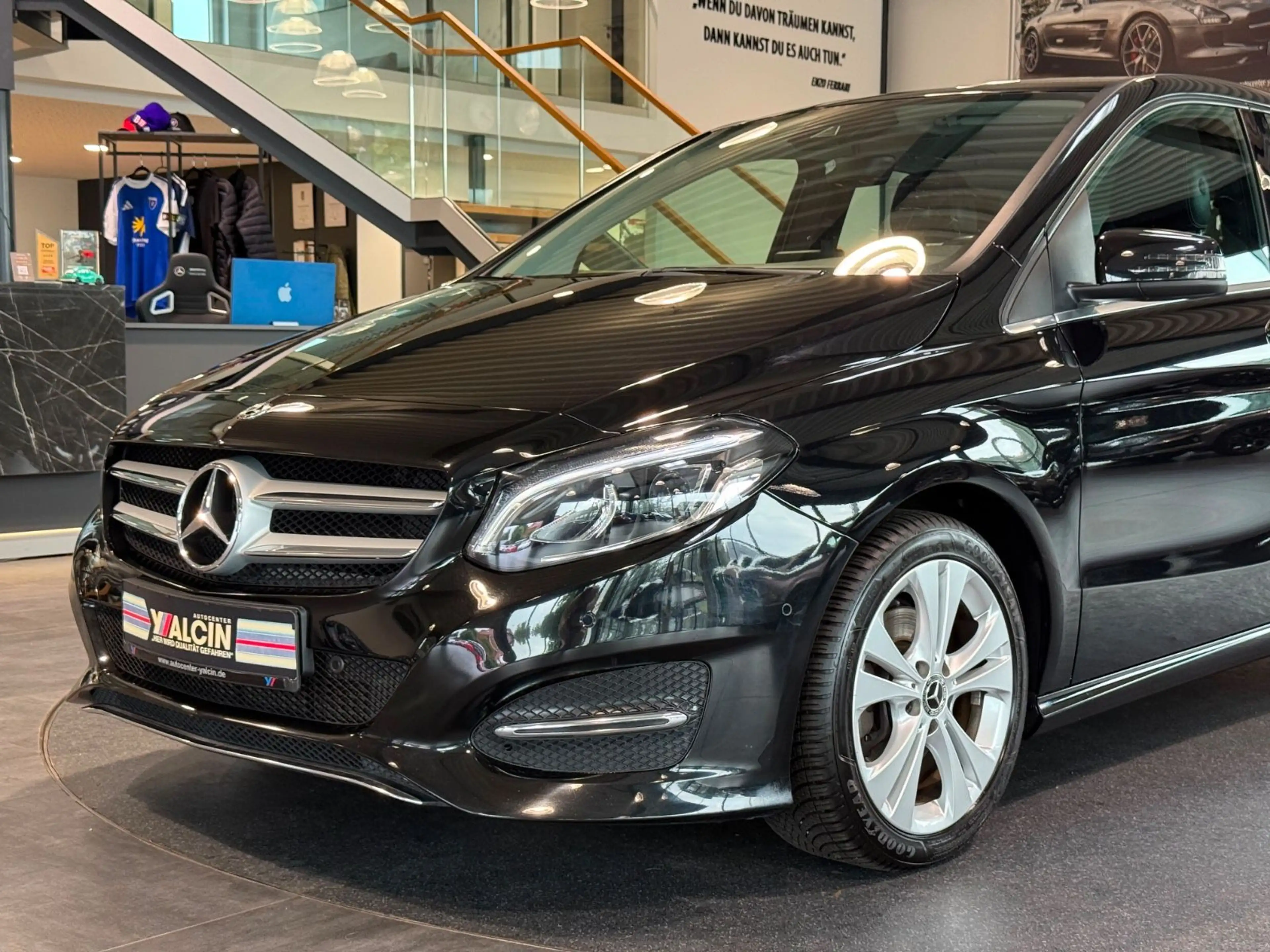 Mercedes-Benz B 180 Urban-Line 2.HA/S-HEFT/NAVI/AMBIENTE/R-CAM — photo 3