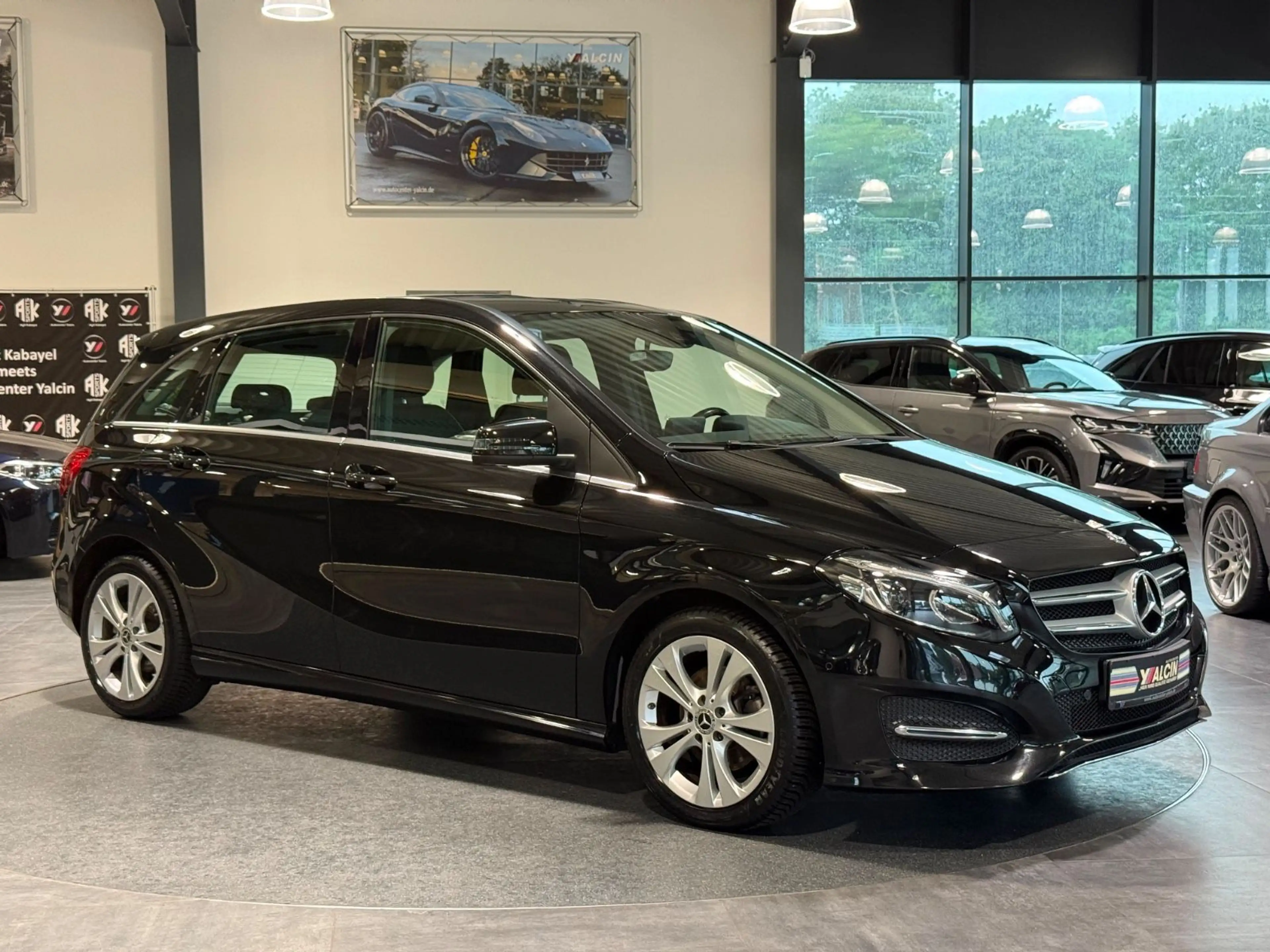 Mercedes-Benz B 180 Urban-Line 2.HA/S-HEFT/NAVI/AMBIENTE/R-CAM — photo 6