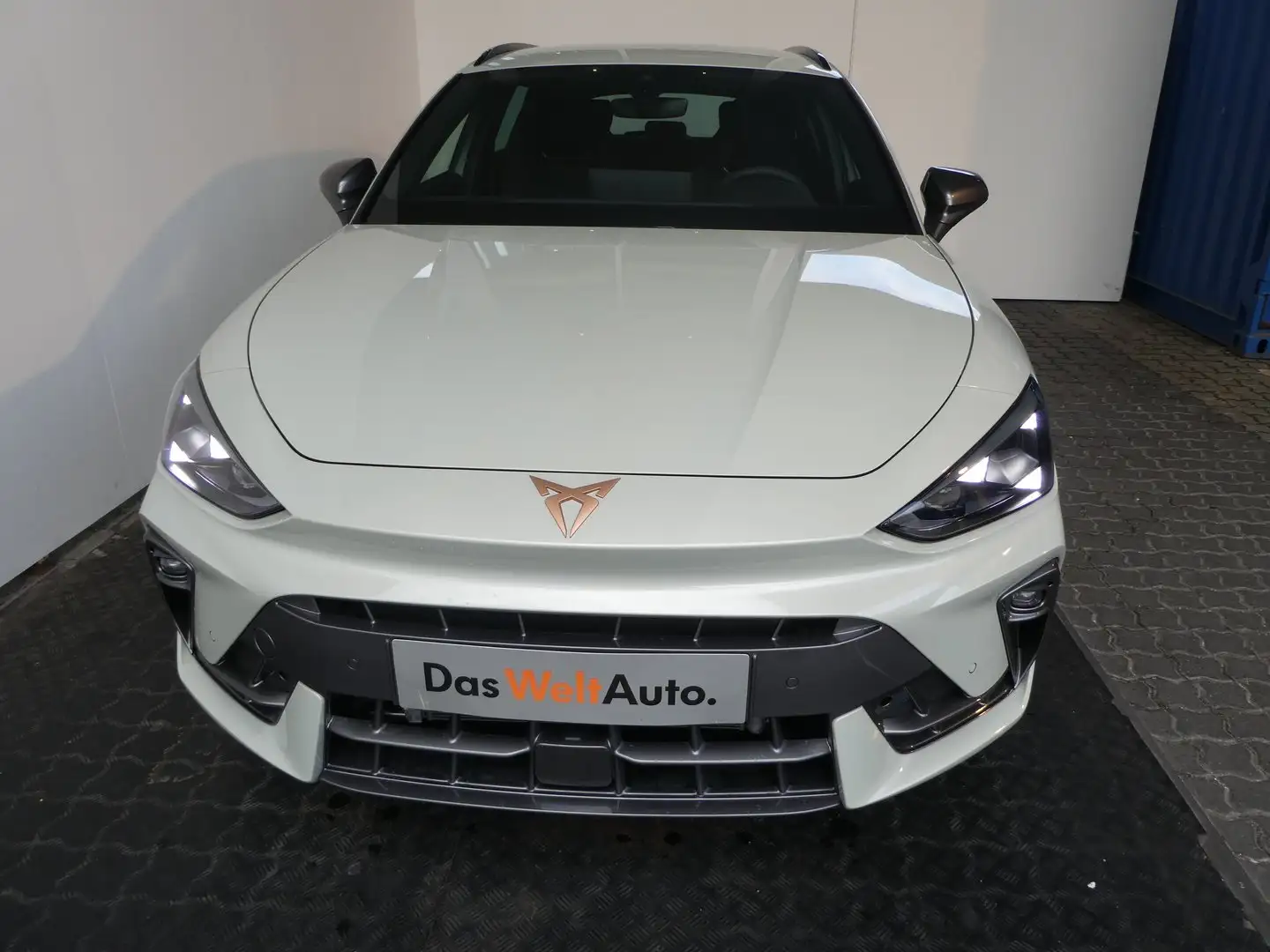 CUPRA Leon 1.5 eTSI DSG 150 PS Grau - 2