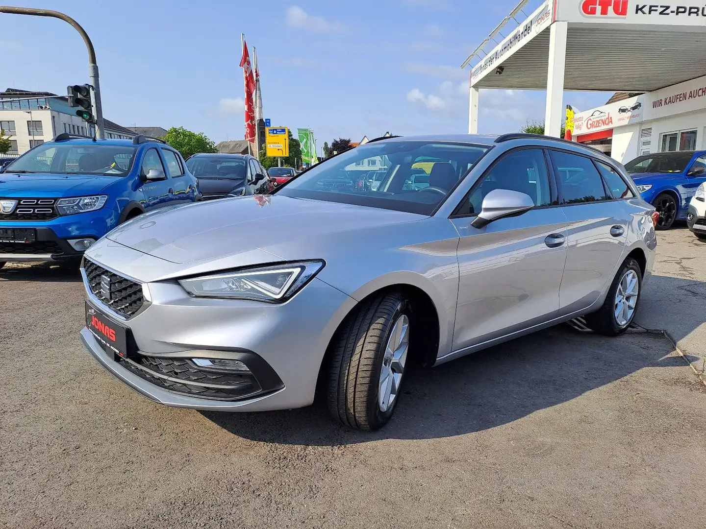 SEAT Leon Sportstourer Style *Kam*Navi*LED*SHZ*DAB* Silber - 2