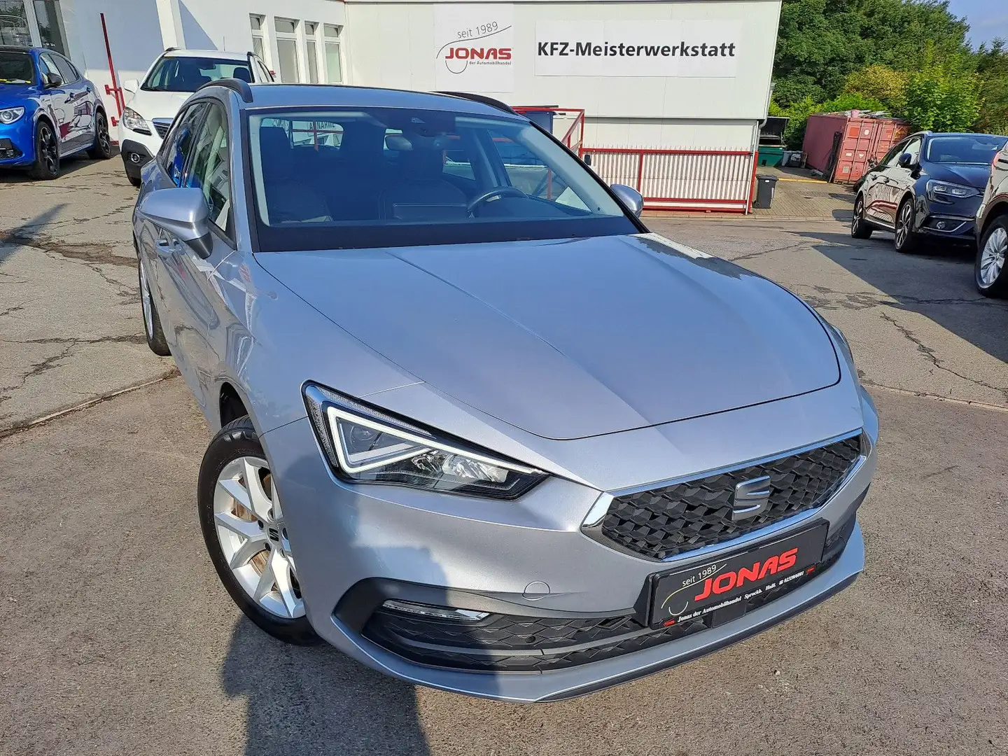 SEAT Leon Sportstourer Style *Kam*Navi*LED*SHZ*DAB* Silber - 1
