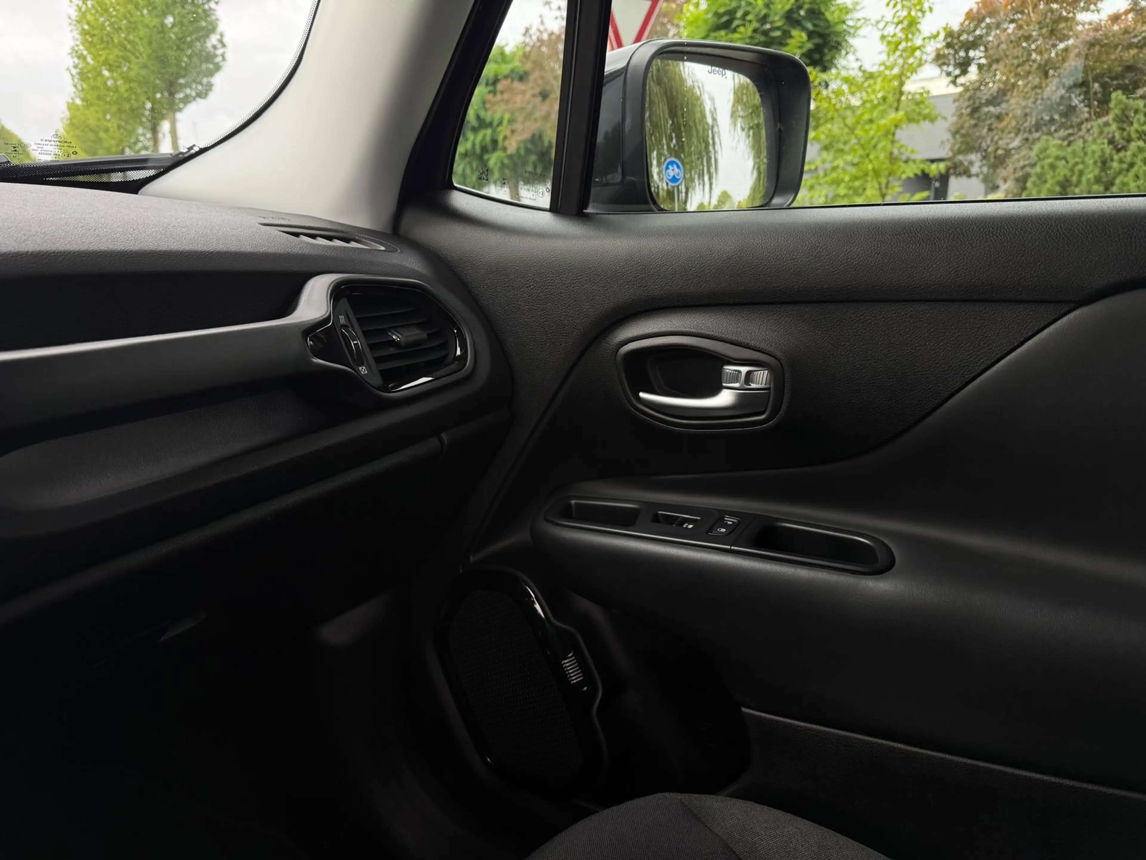 Jeep Renegade 1.4 MultiAir Night Eagle II — photo 15