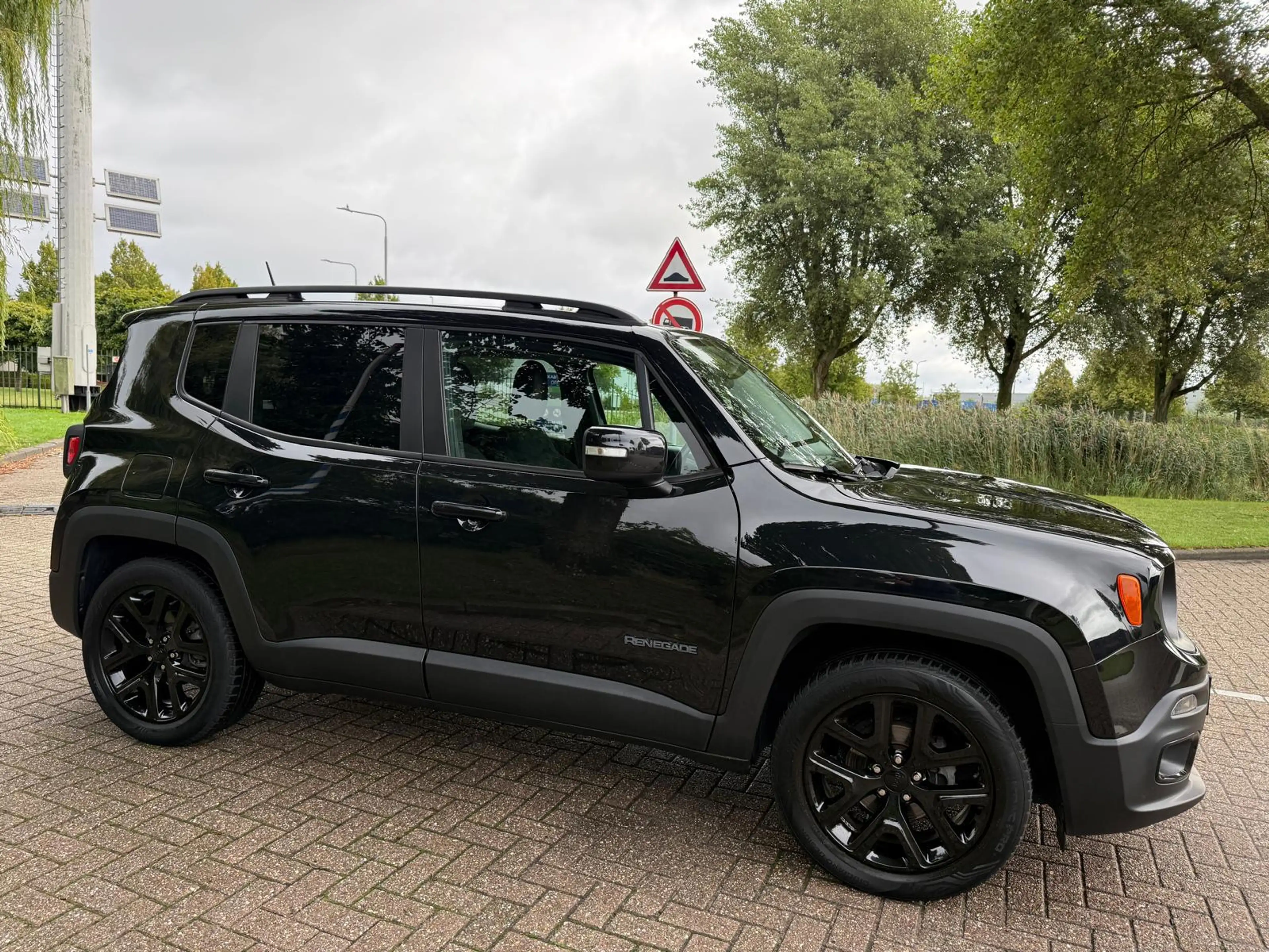 Jeep Renegade 1.4 MultiAir Night Eagle II — photo 3
