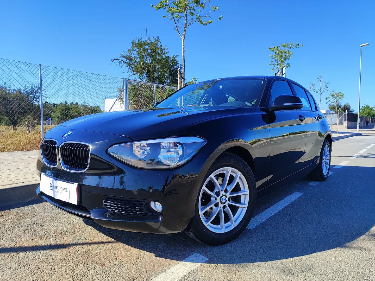 BMW 116 116i Essential Edition Essential Edition Negro - 1