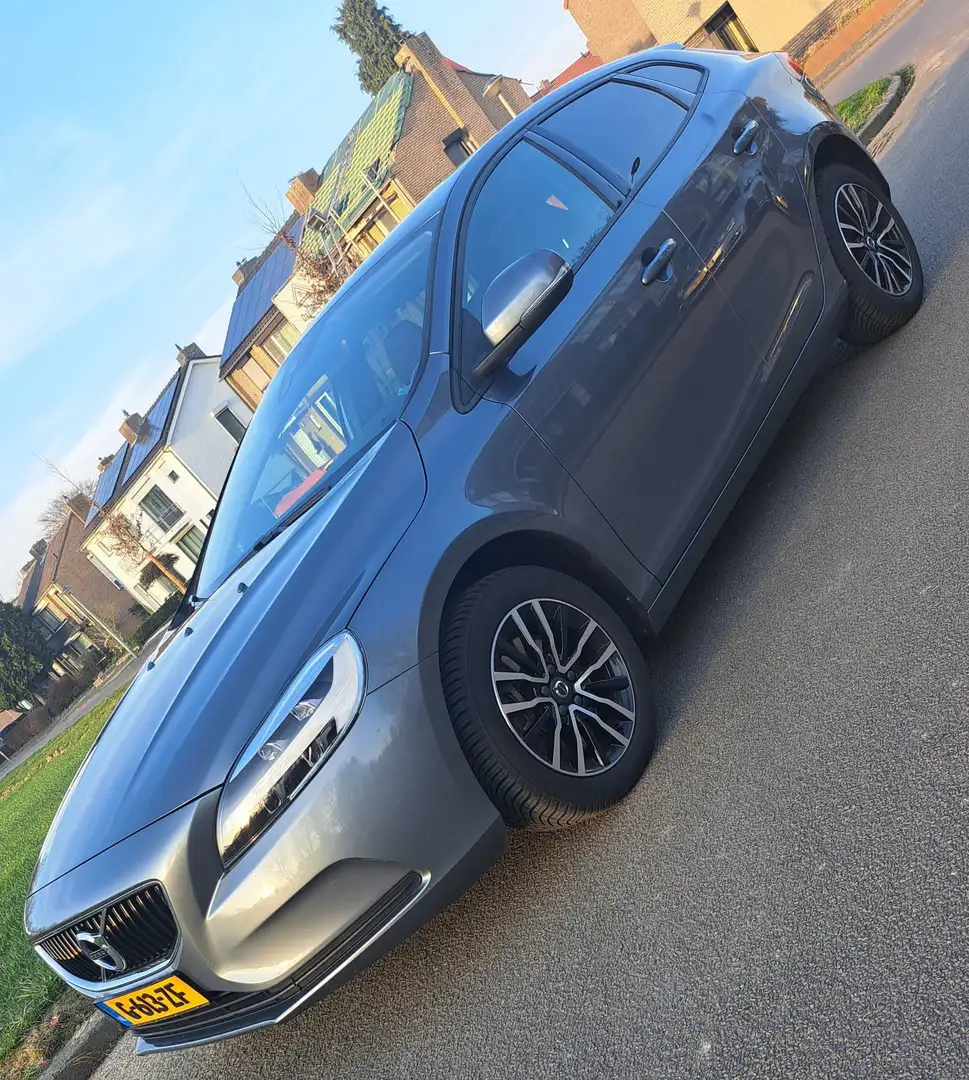 Volvo V40 T2 Polar+ 123 pk sport R- Design ( pano) Gri - 1