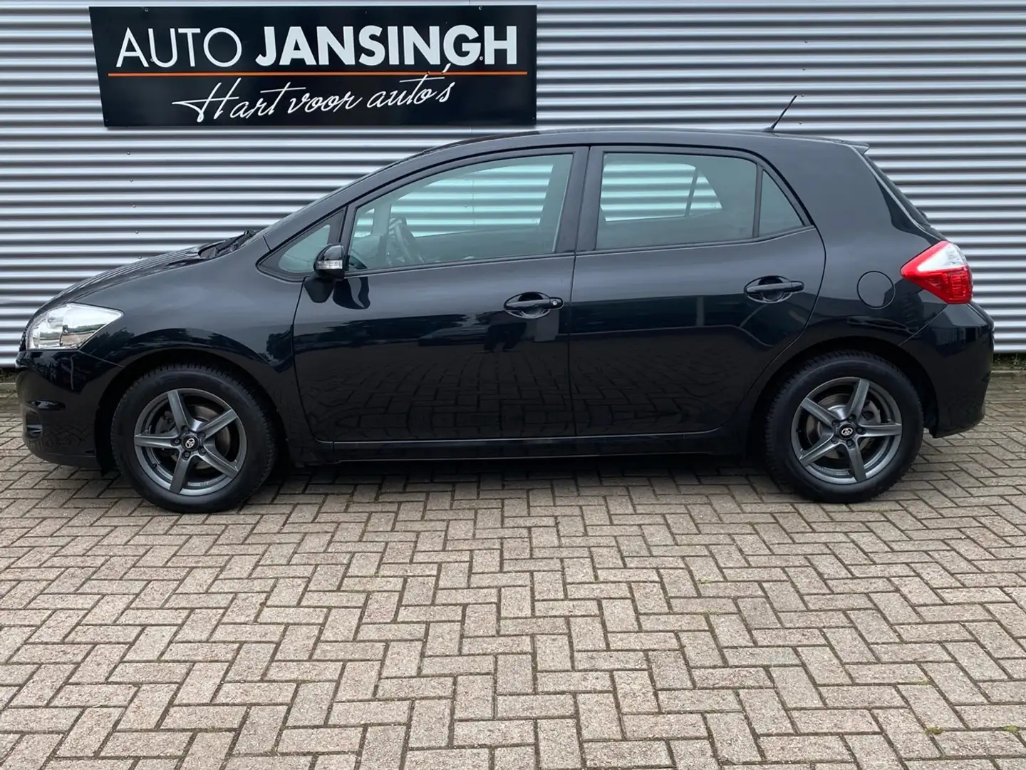 Toyota Auris 1.6 Comfort | Airco | LM Velgen | Trekhaak | RIJKL Zwart - 2