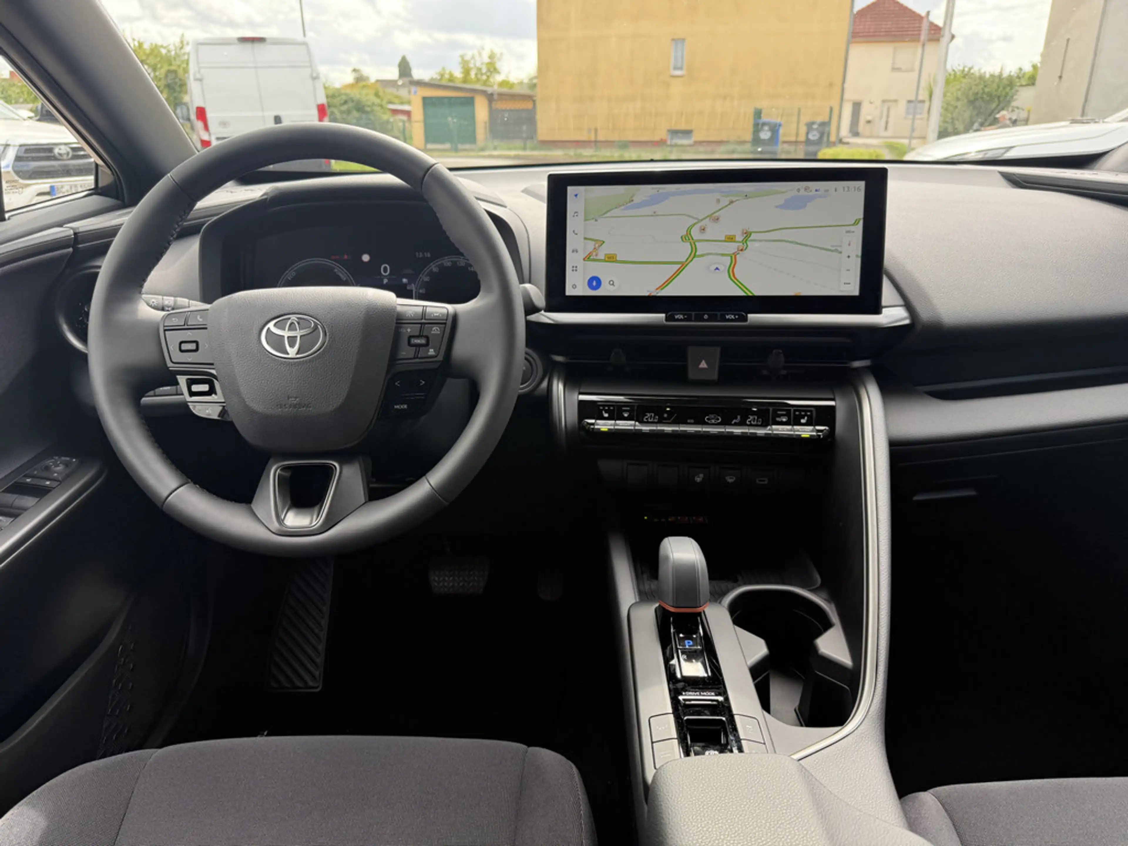 Toyota C-HR 2.0 Plug-In Hybrid FWD Teamplayer — photo 9