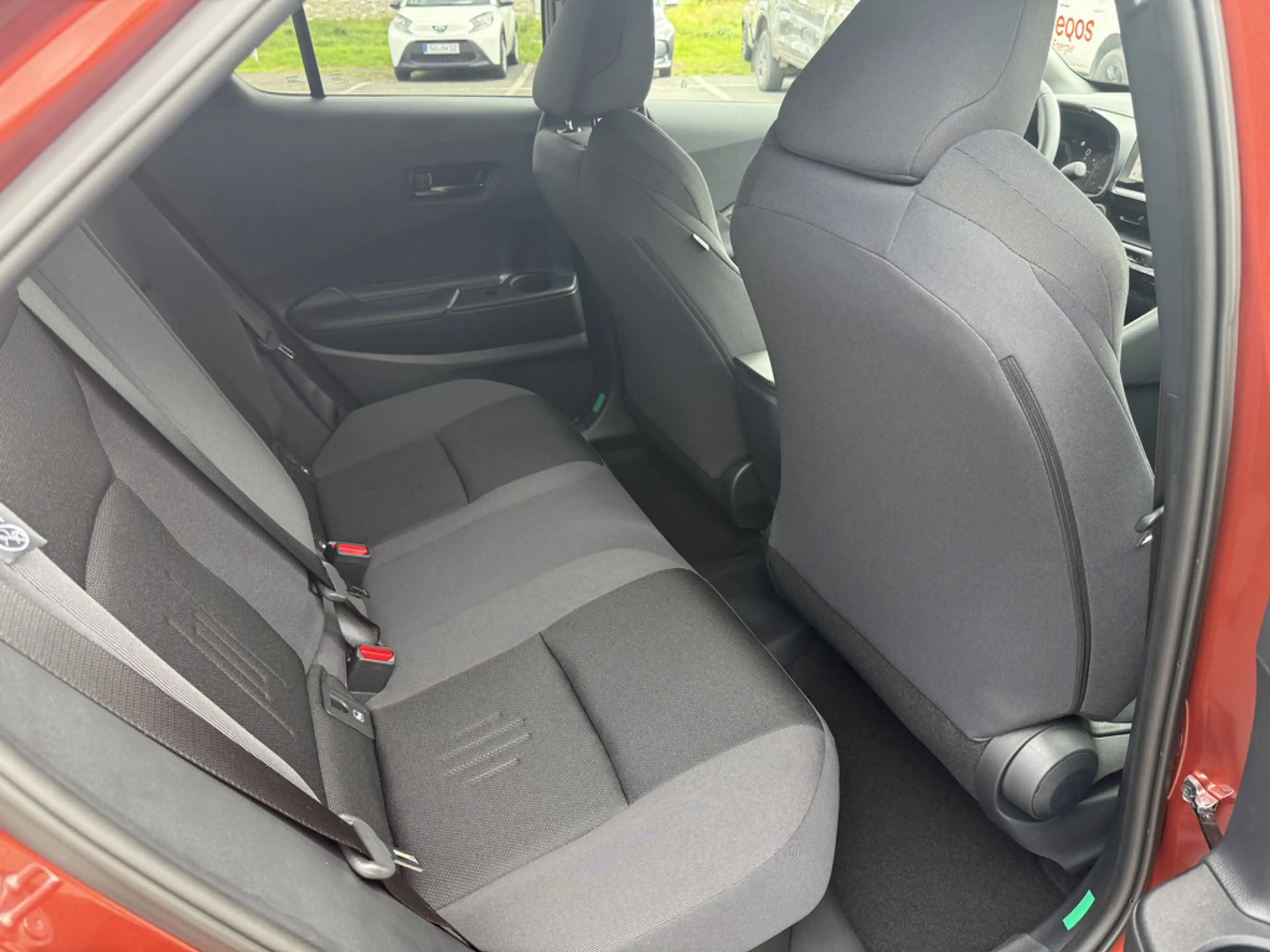 Toyota C-HR 2.0 Plug-In Hybrid FWD Teamplayer — photo 8
