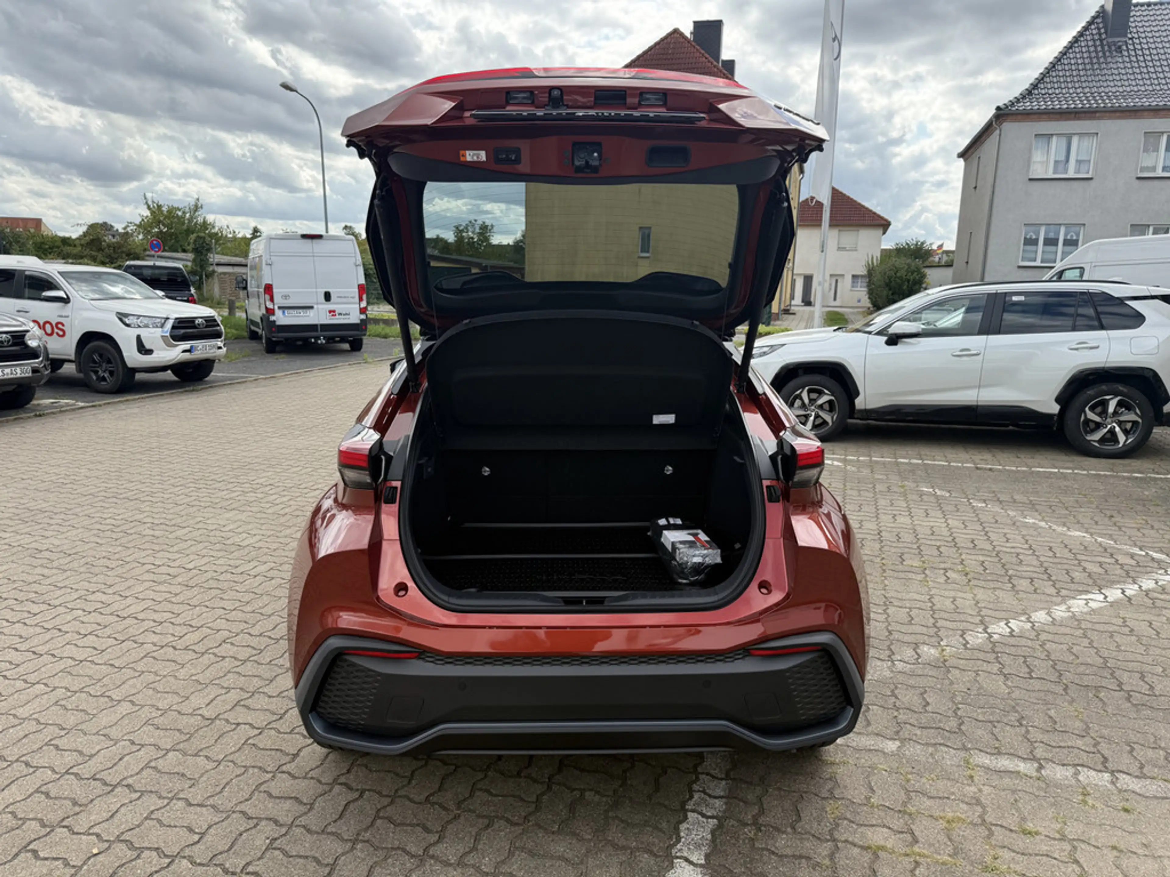 Toyota C-HR 2.0 Plug-In Hybrid FWD Teamplayer — photo 13