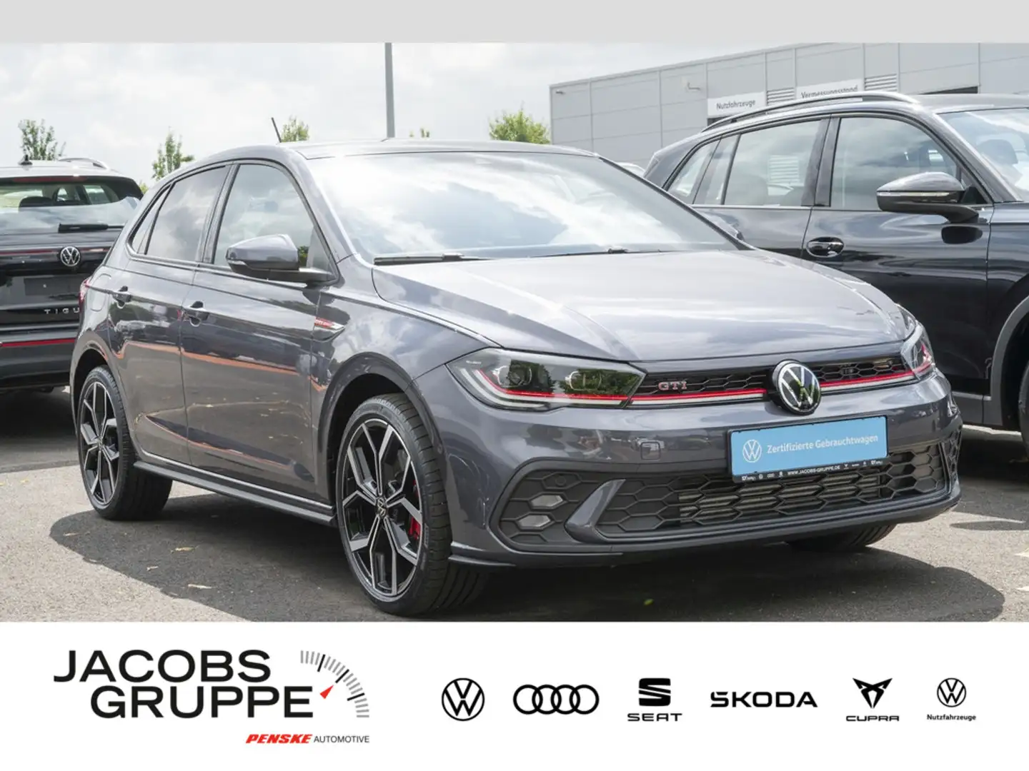 Volkswagen Polo GTI 2.0 TSI DSG Panorama, Kamera, IQ.Dri Grijs - 2